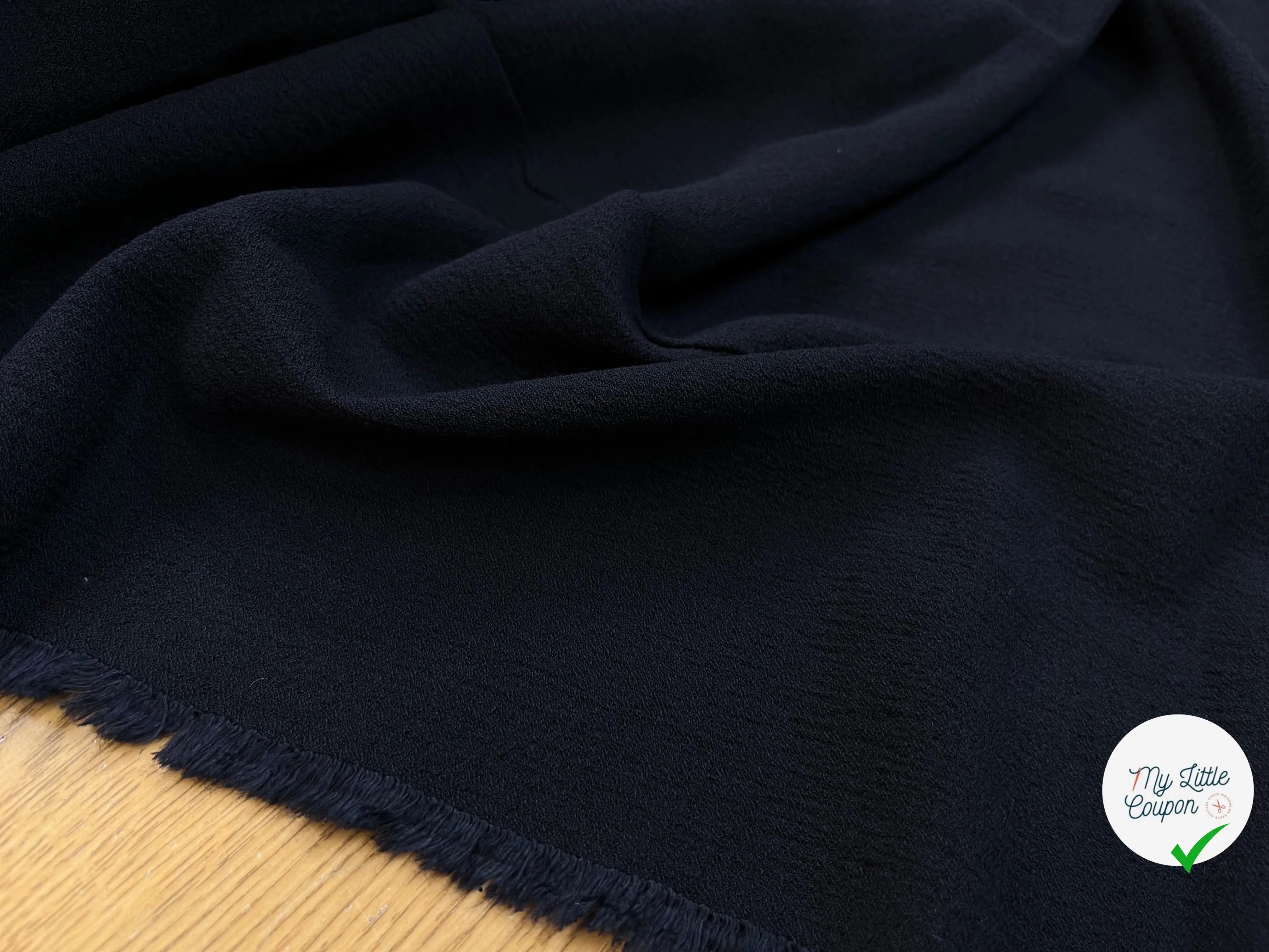 CREPE MAROCAIN VISCOSE UNI BLEU MARINE - My Little Coupon