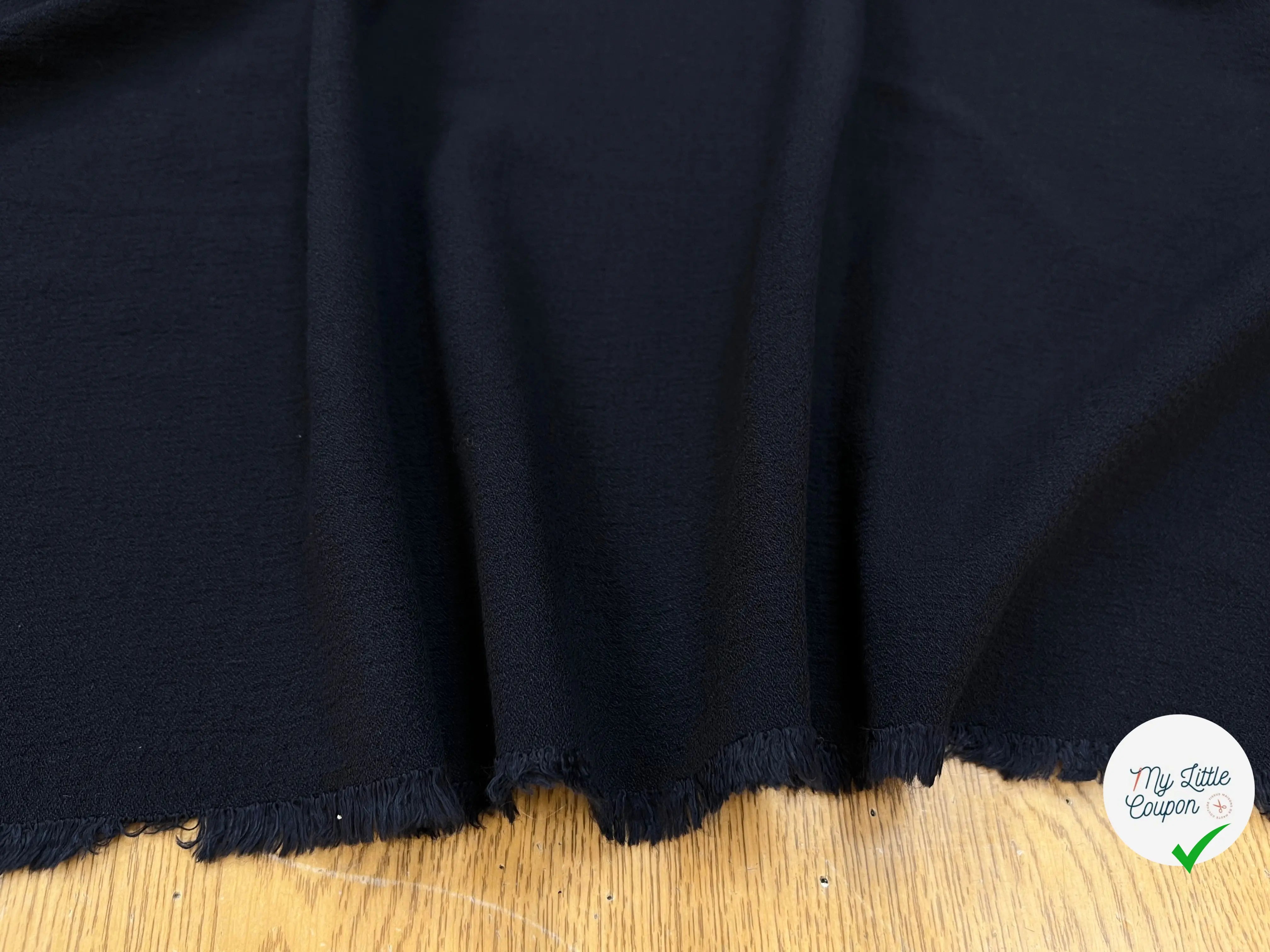 CREPE MAROCAIN VISCOSE UNI BLEU MARINE - My Little Coupon