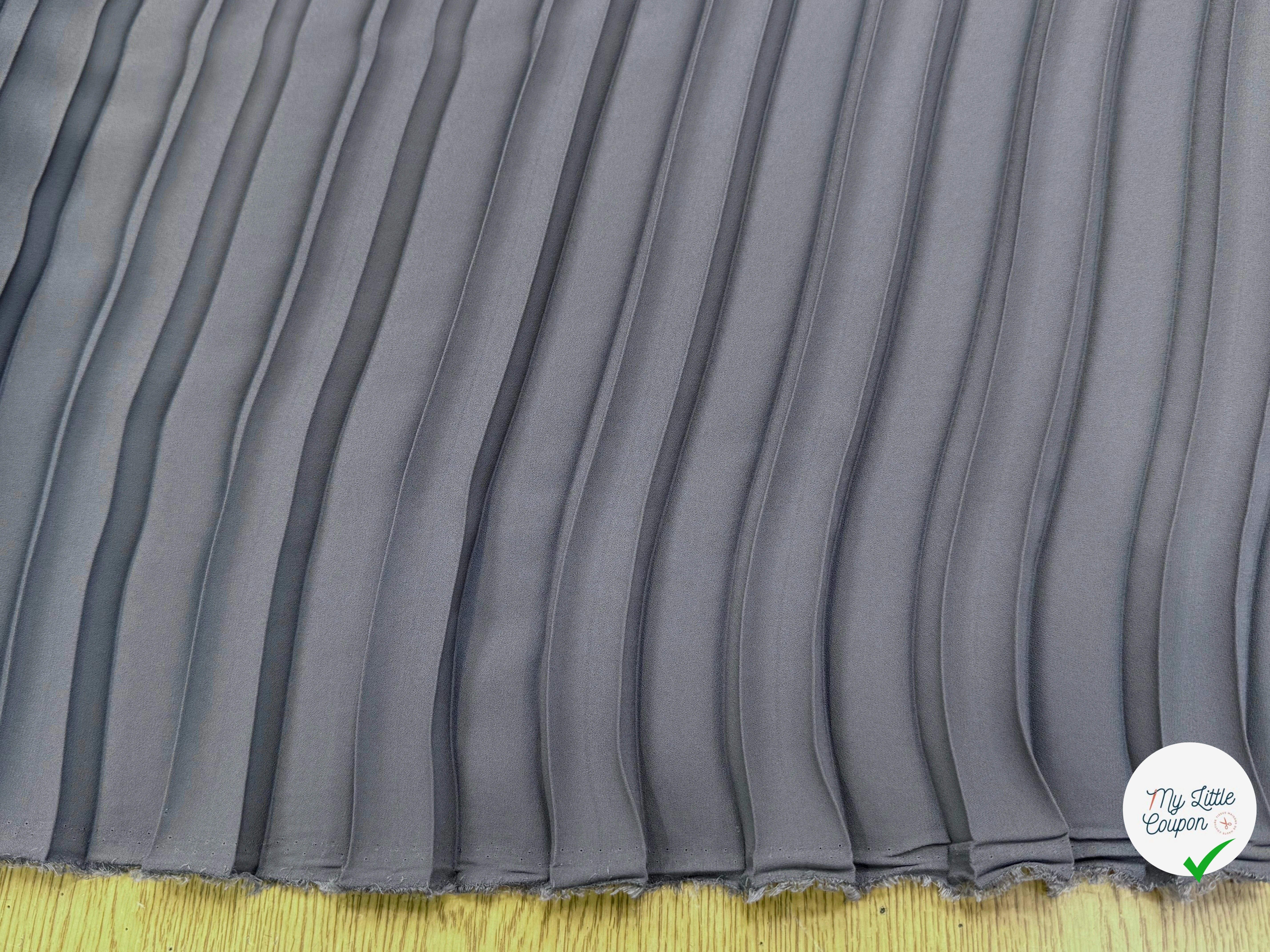 CREPE PLISSÉ FLUIDE GRIS - My Little Coupon