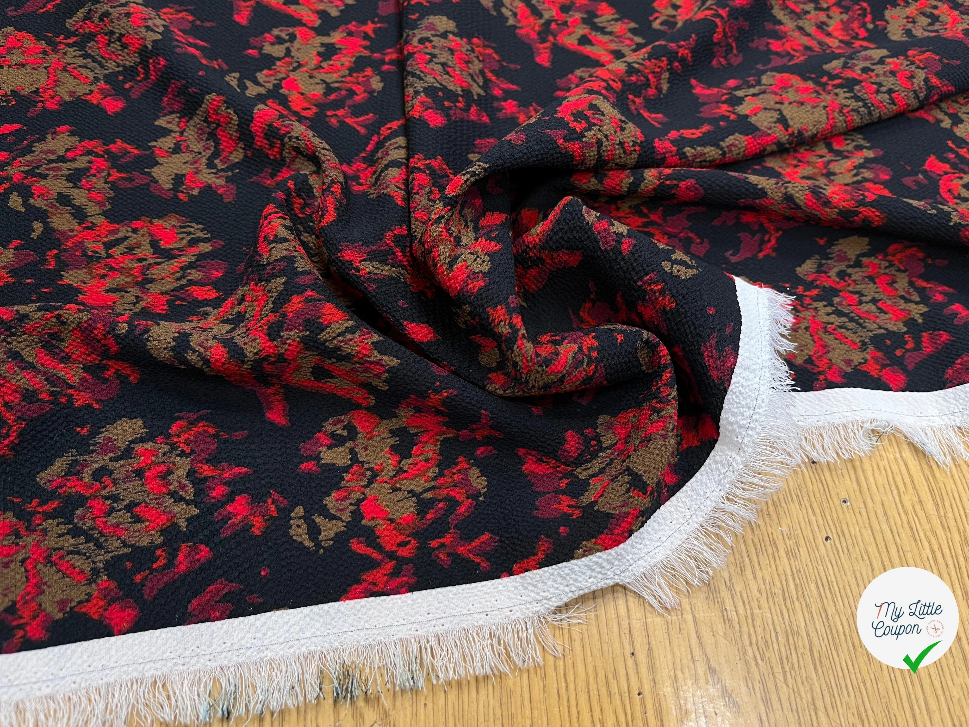 CREPE POLYESTER MOTIF MULTICOLORES SUR FOND NOIR - My Little Coupon