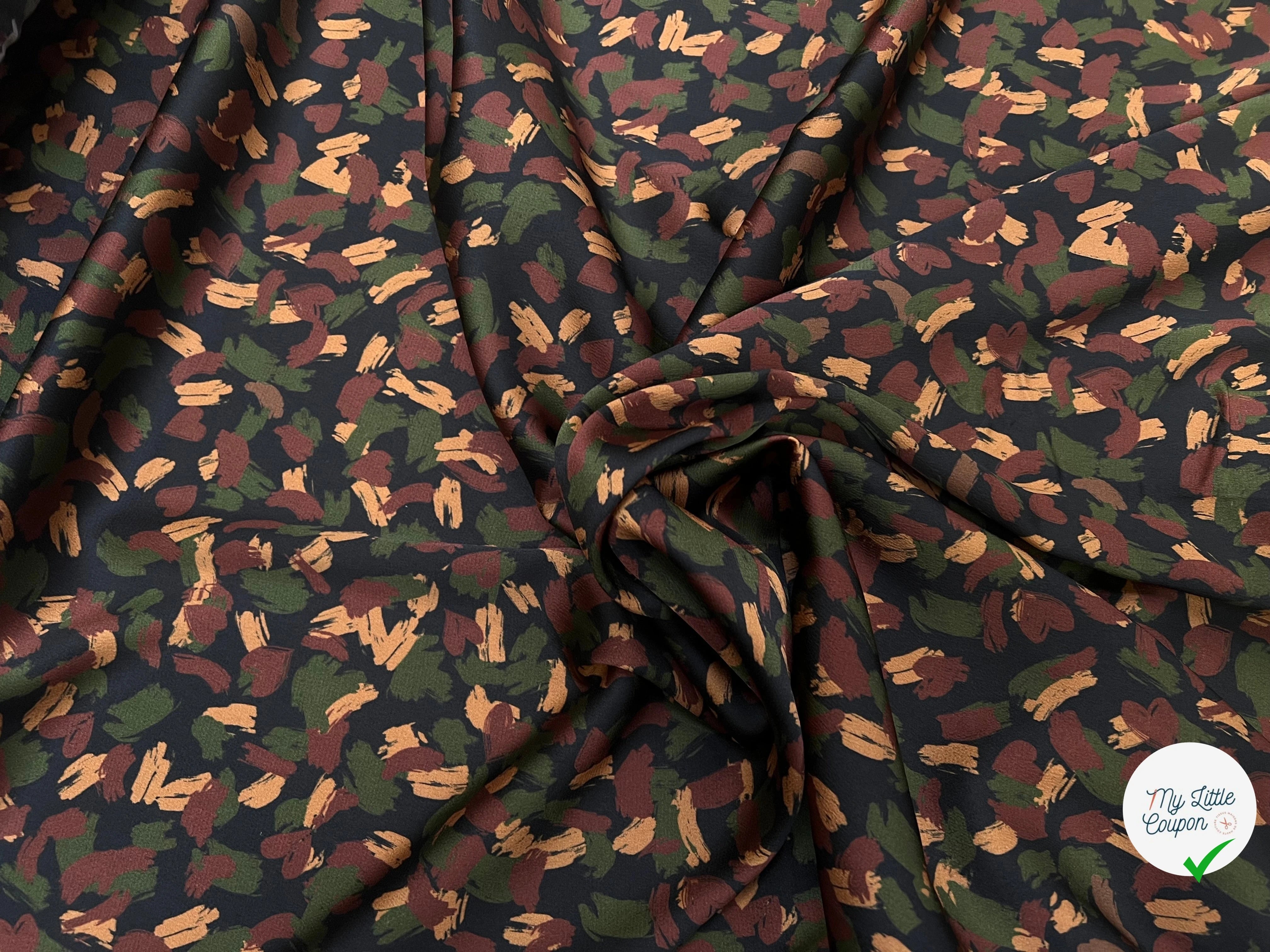 CREPE SATINÉ ARMY PACIFIQUE COEUR MOTIF TACHES - My Little Coupon