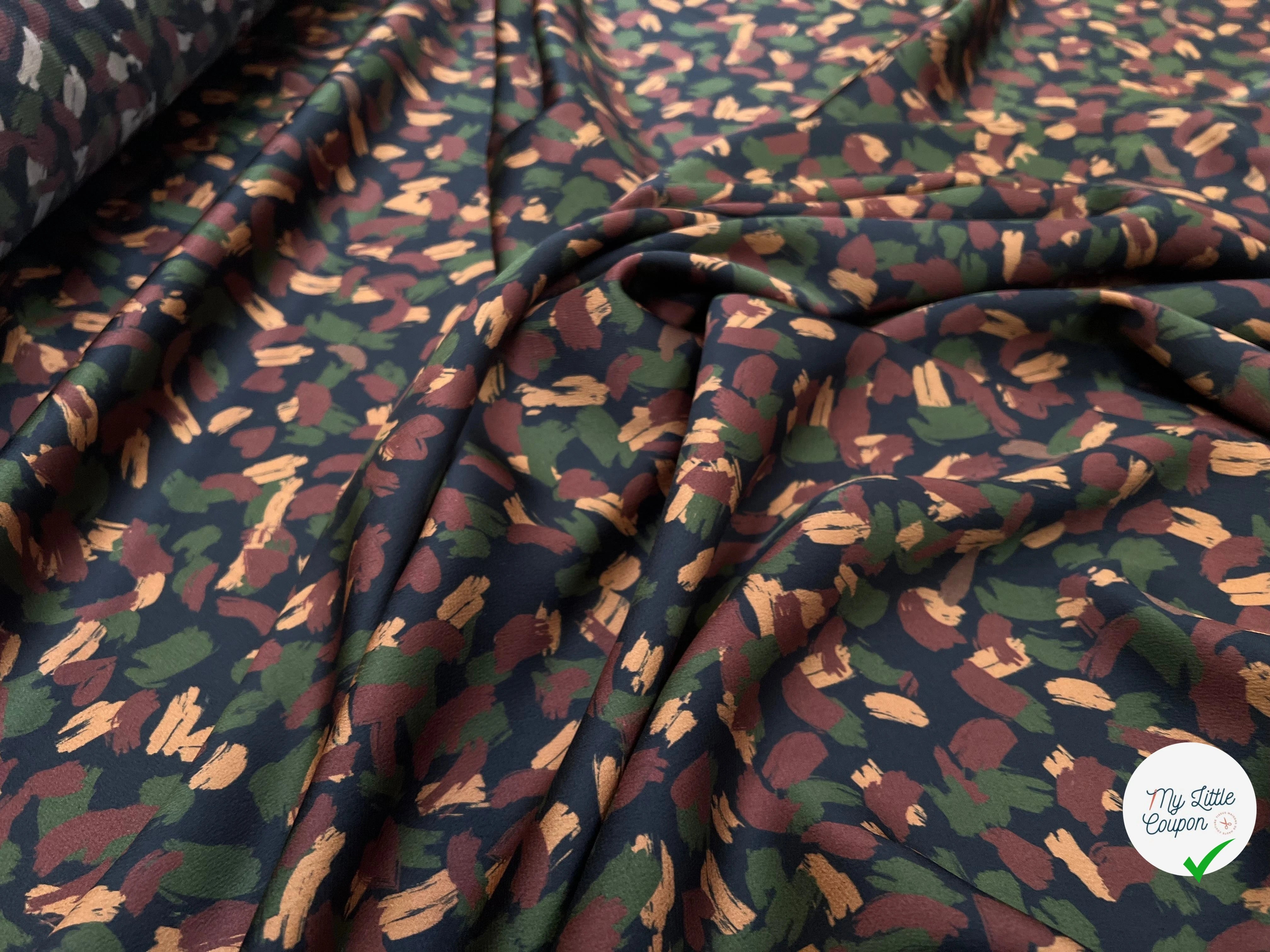 CREPE SATINÉ ARMY PACIFIQUE COEUR MOTIF TACHES - My Little Coupon