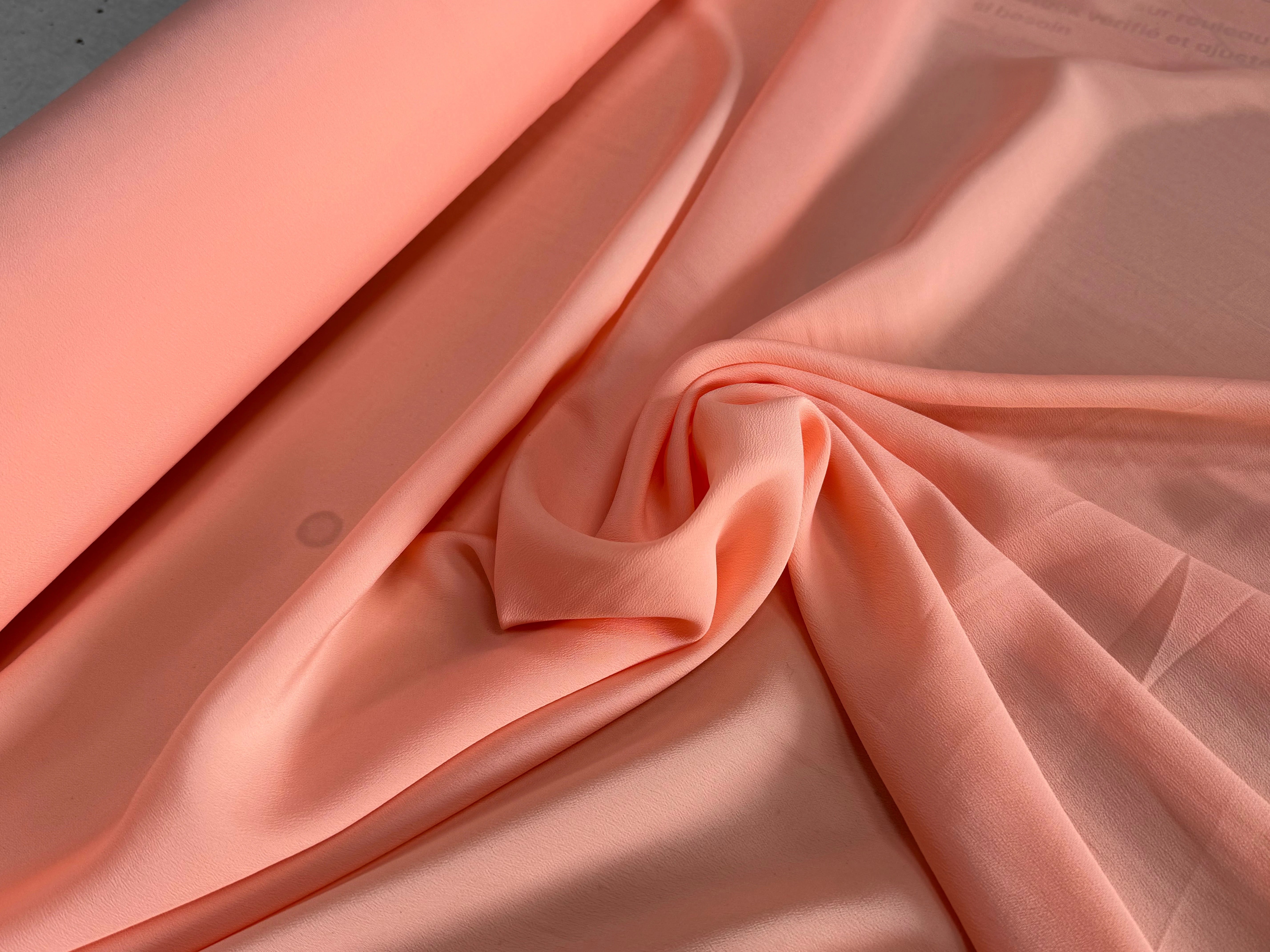 CREPE SAUMON  100% VISCOSE - My Little Coupon