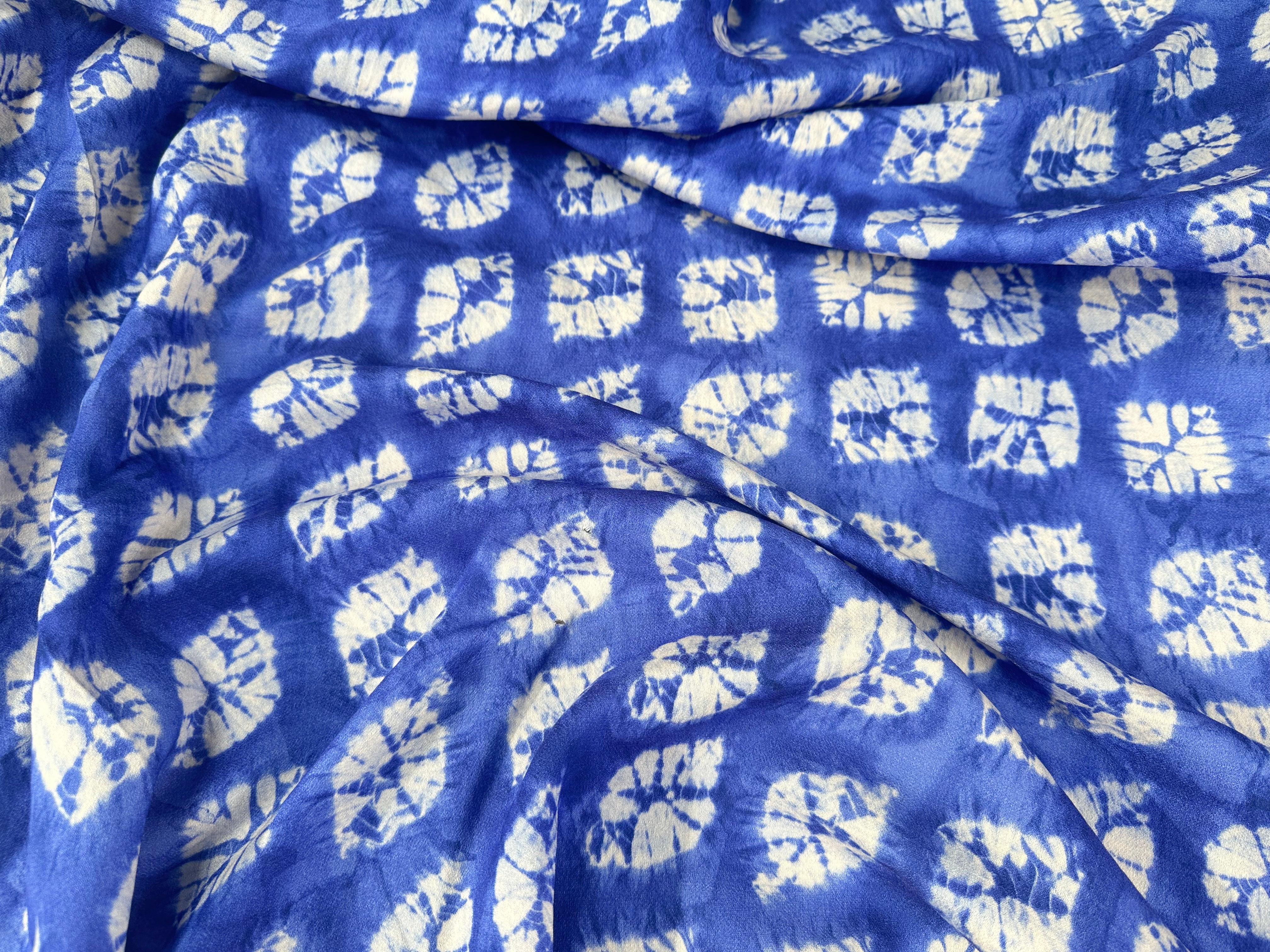 CREPE SHIBORI FOND BLEU SUPERBE TENUE - My Little Coupon