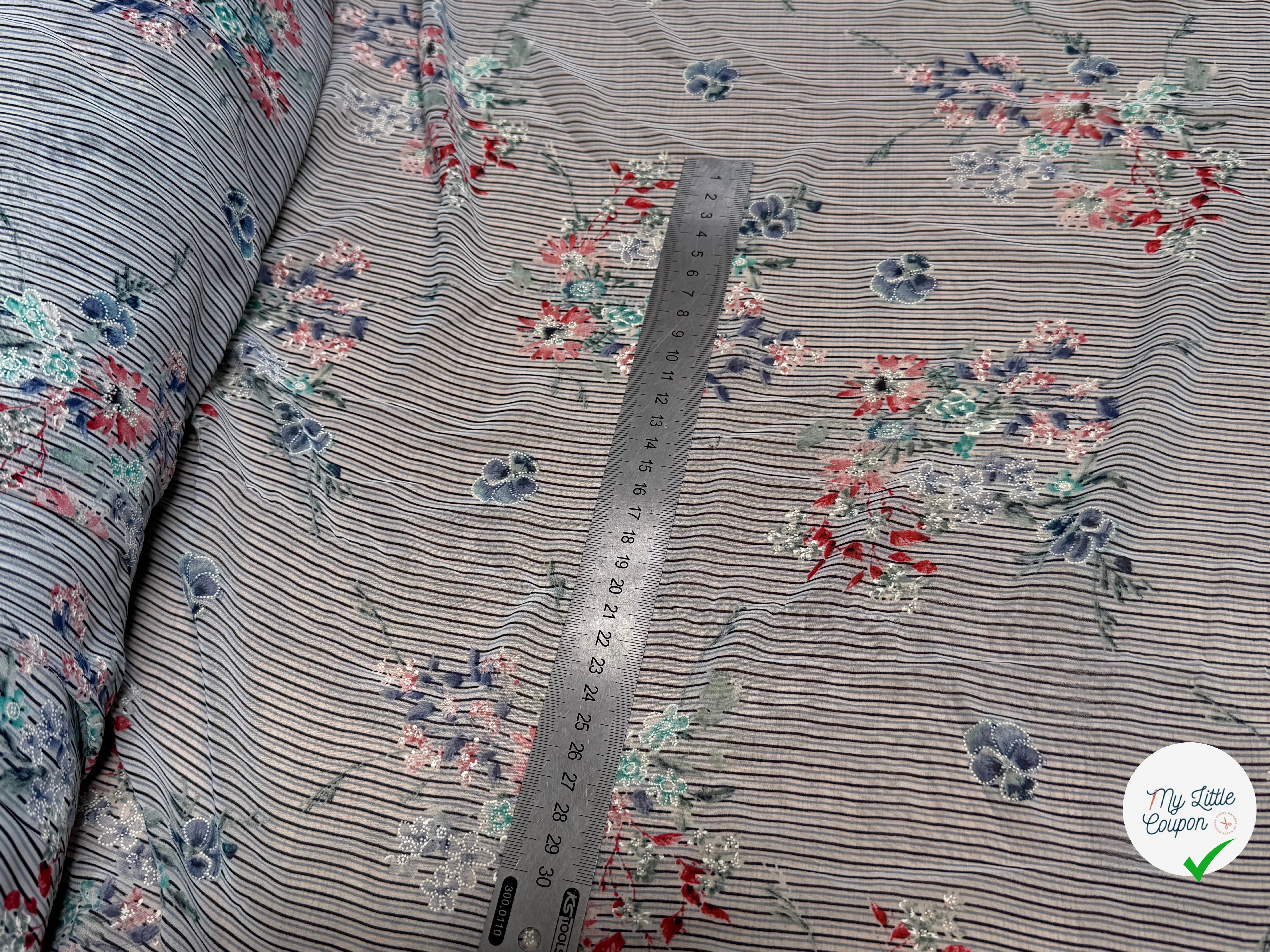 CREPE ULTRA FIN FOND BLANC À RAYURES MOTIFS FLORAUX BLEUS - My Little Coupon