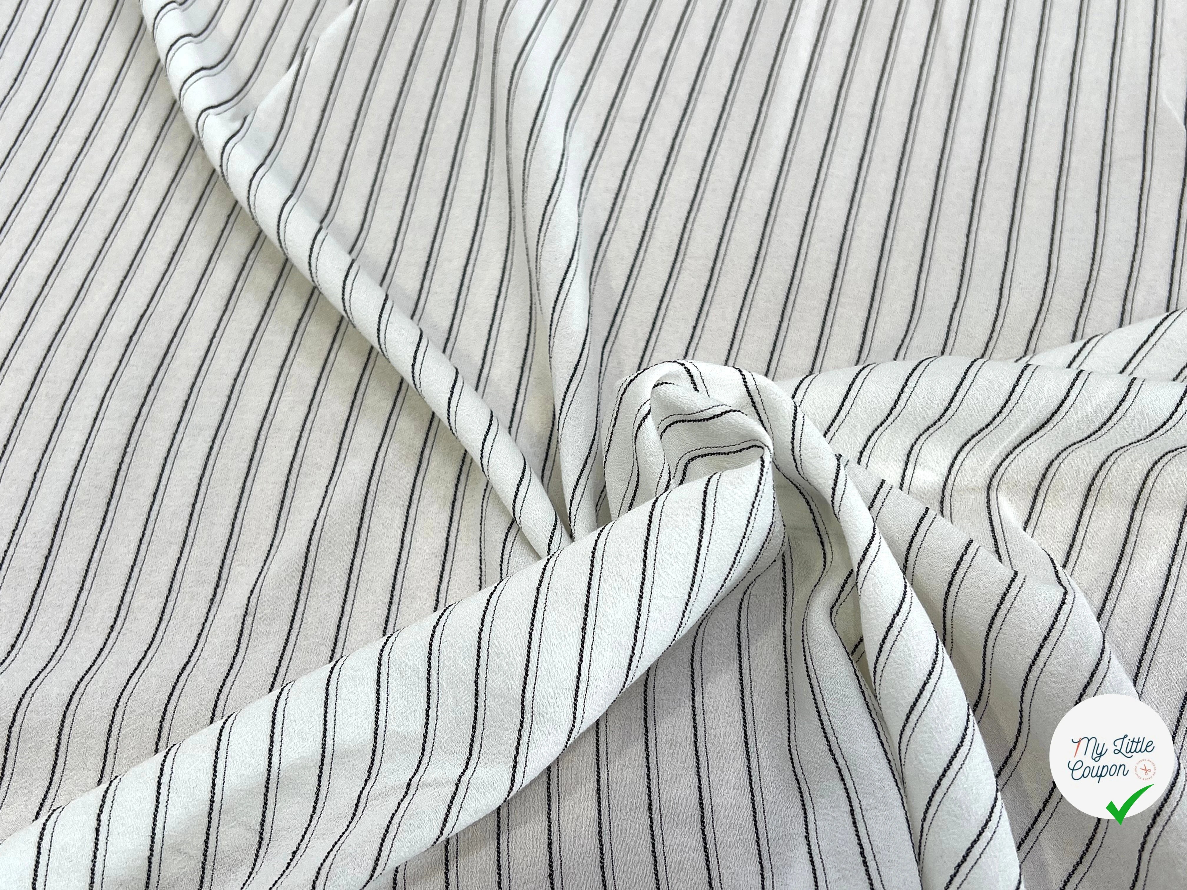 CREPE VISCOSE BLANC À RAYURES NOIRE FLUIDE - My Little Coupon