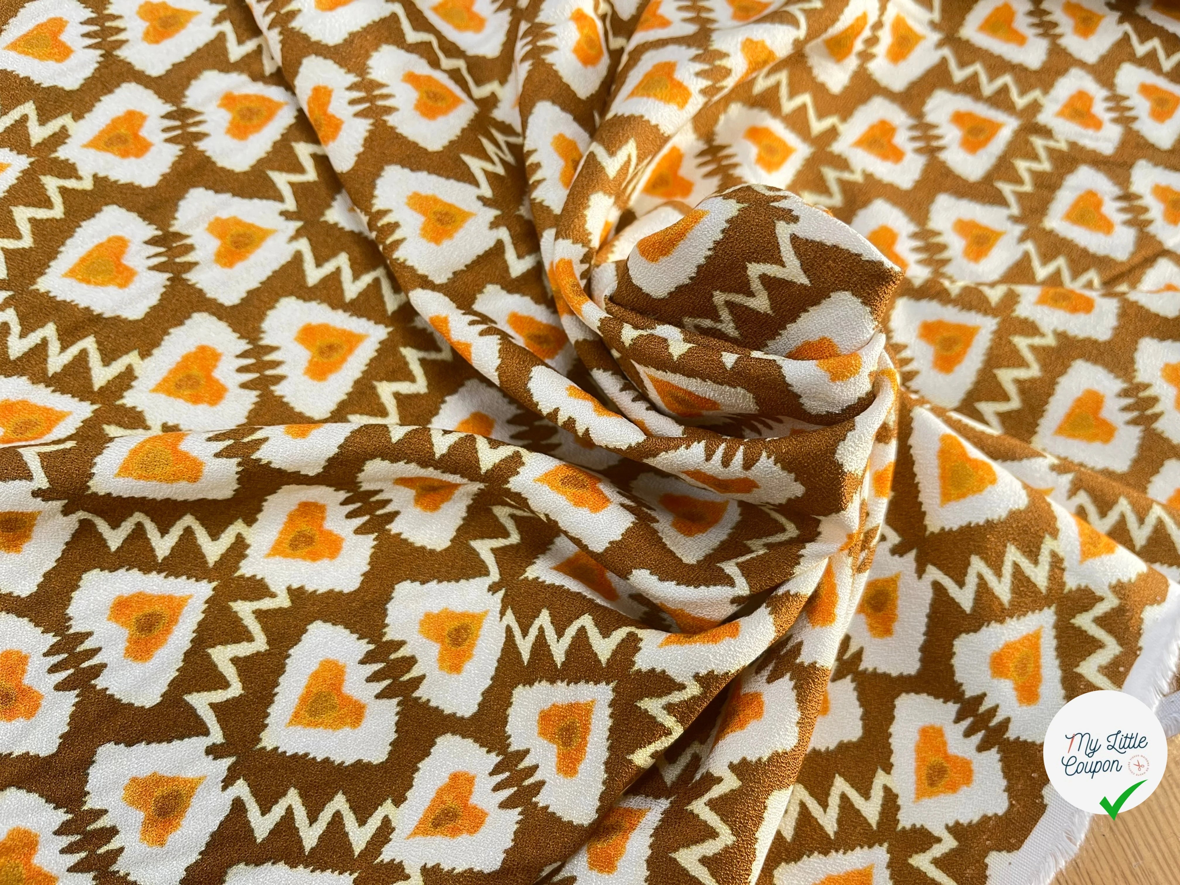 CREPE VISCOSE LOURD FOND MARON MOTIF COEUR - My Little Coupon