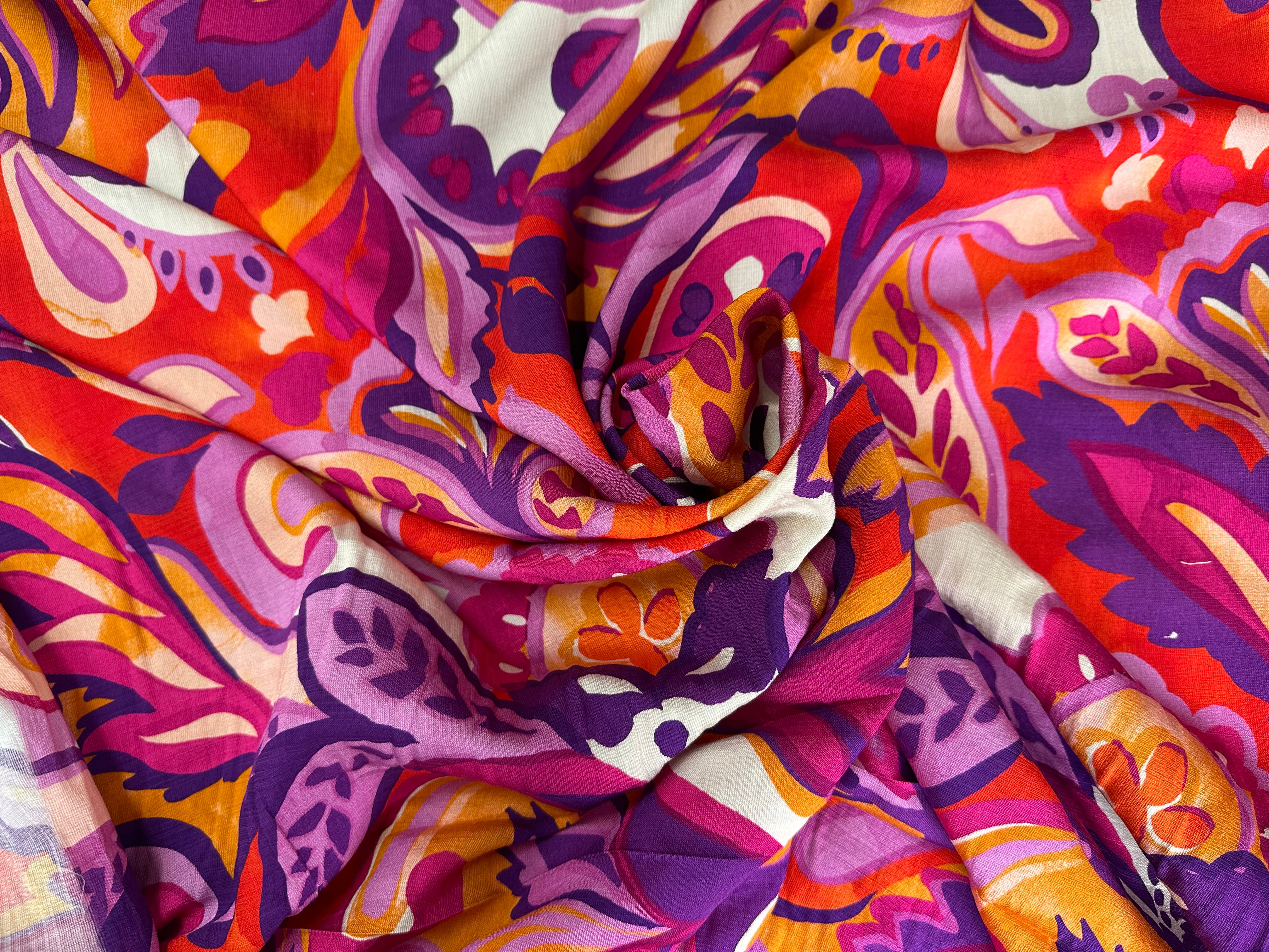 CREPE VISCOSE MELANGÉE SUPERBE FLEURS ENFLAMMÉES - My Little Coupon