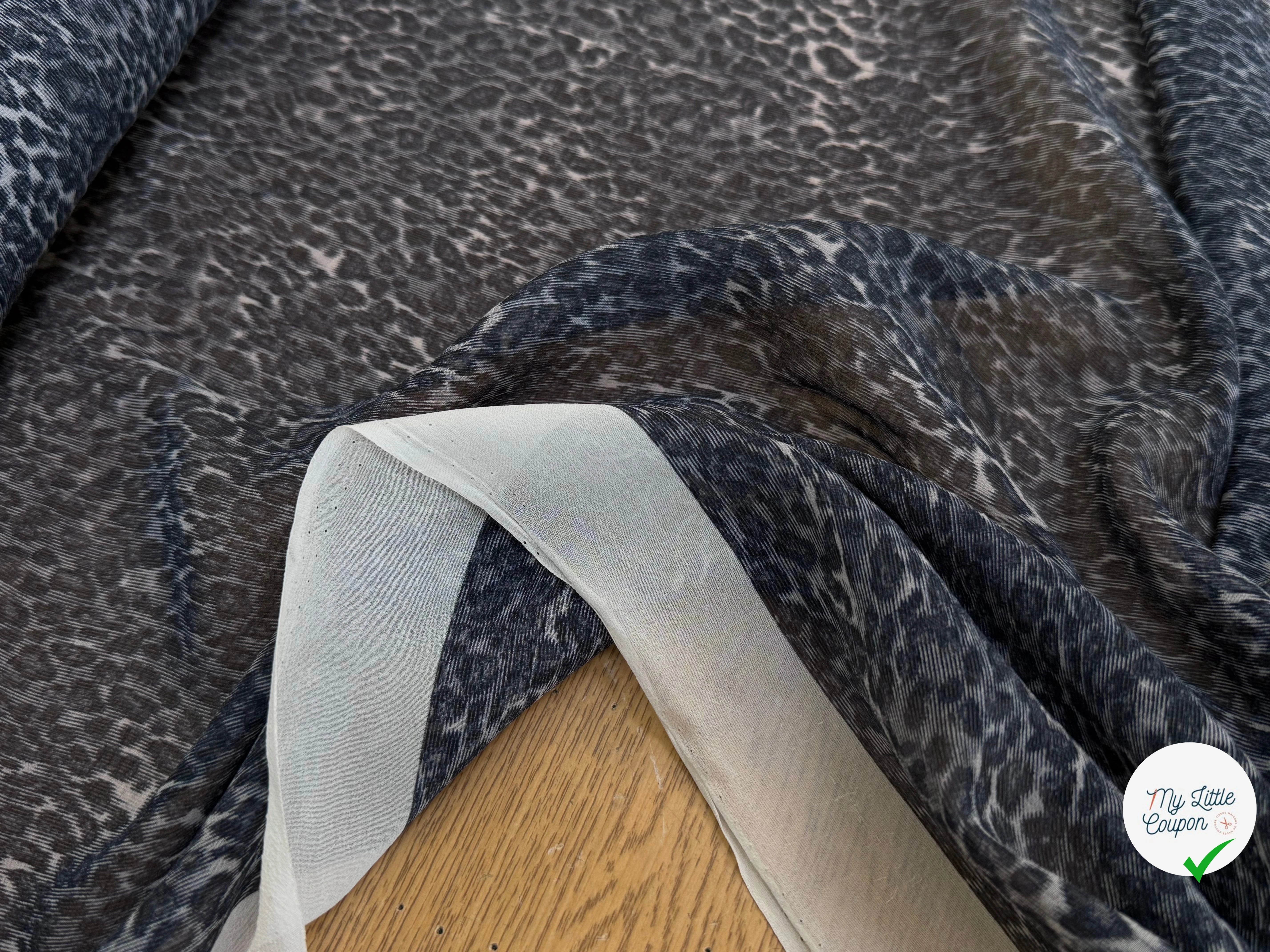 CREPON DE SOIE IMPRIMÉ LÉOPARD NAVY BEIGE - My Little Coupon