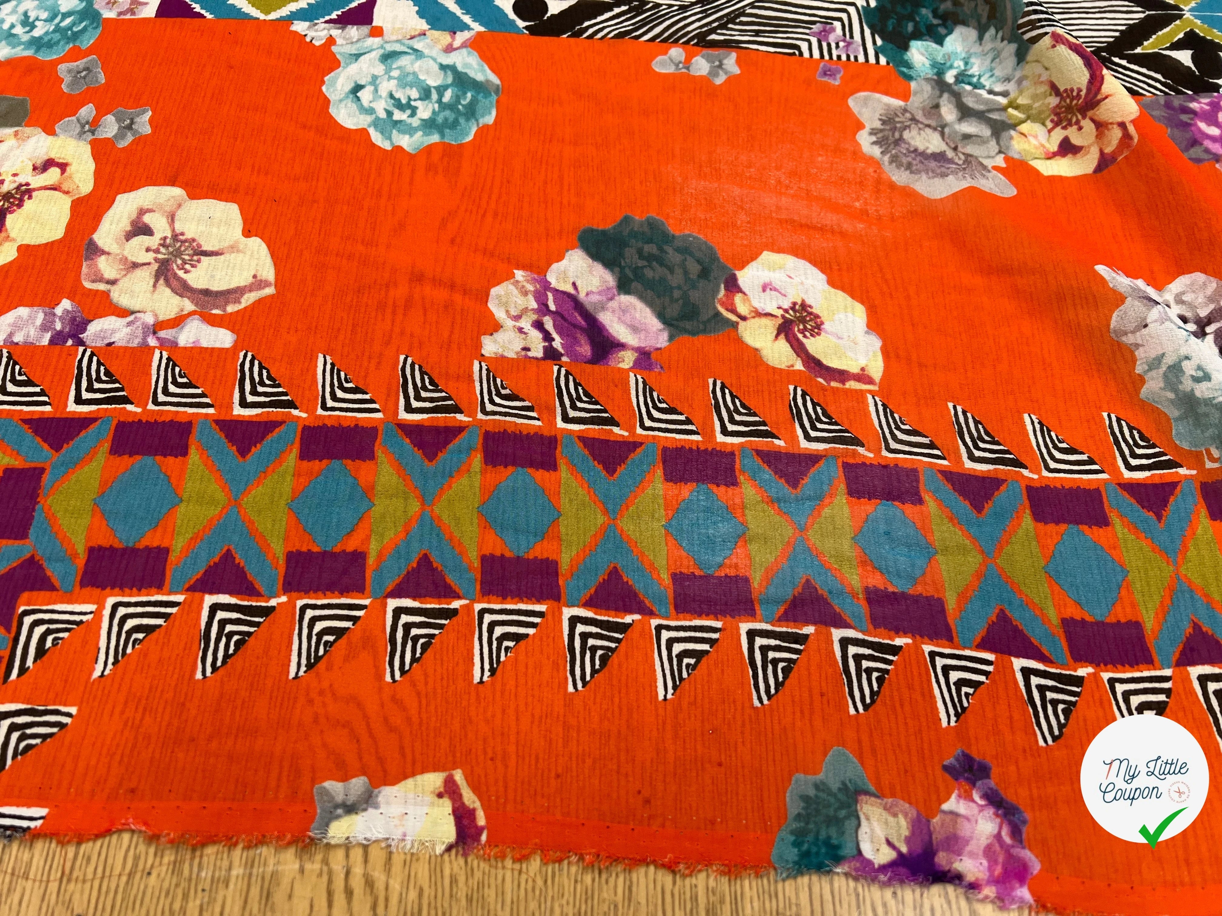 CRÈPON DE SOIE MOTIF GÉOMETRIQUE À FLEURS 142CM - My Little Coupon