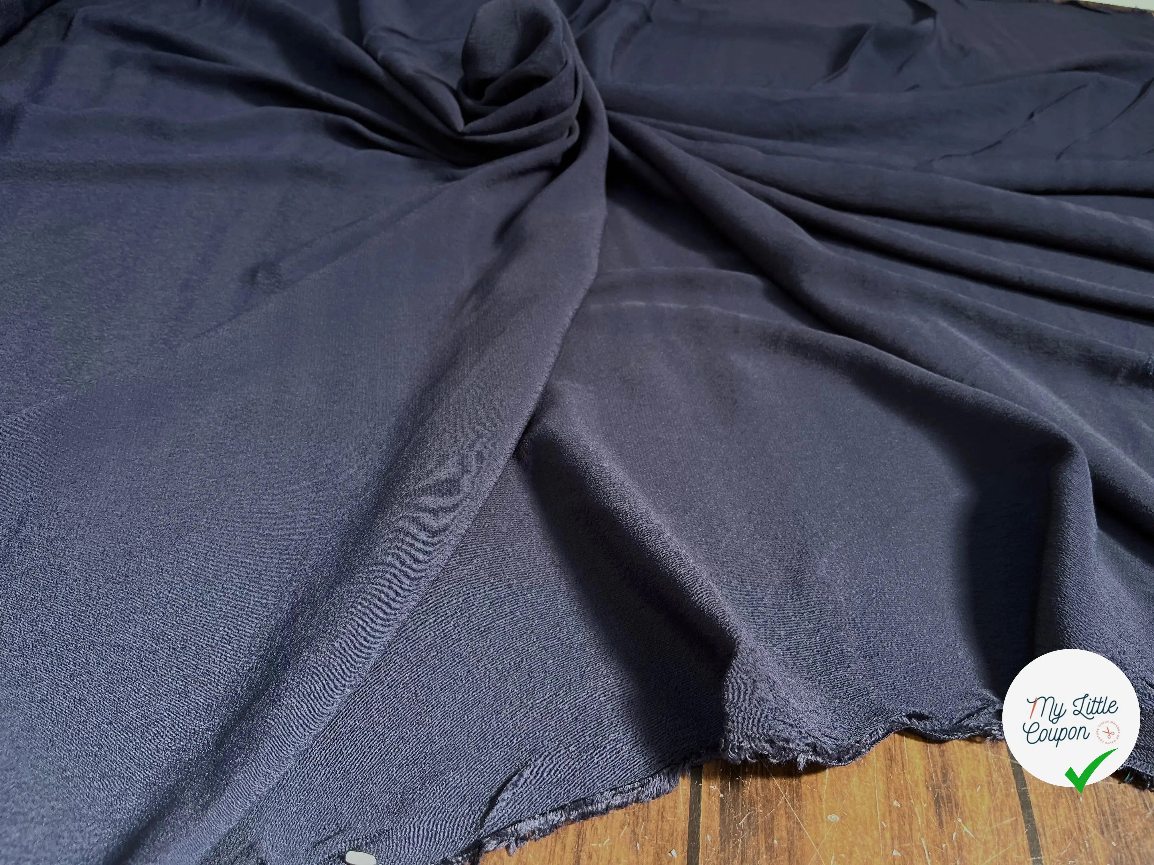 CRÊPE MAROCAIN 100% VISCOSE UNI MARINE - My Little Coupon