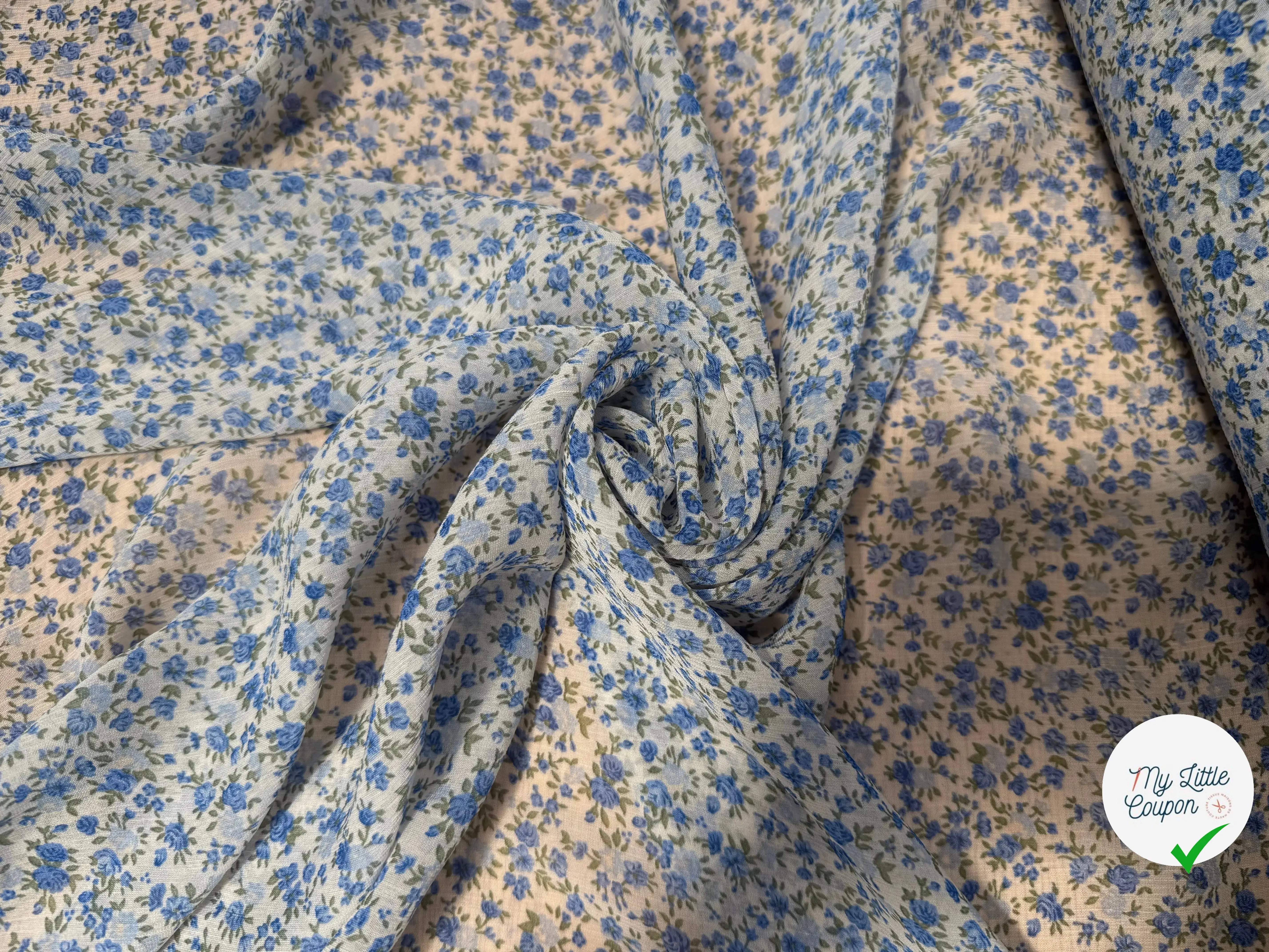 CREPON VISCOSE RECYCLÉ FOND BLANC MOTIFS FLEURS BLEU PRINTEMPS - My Little Coupon