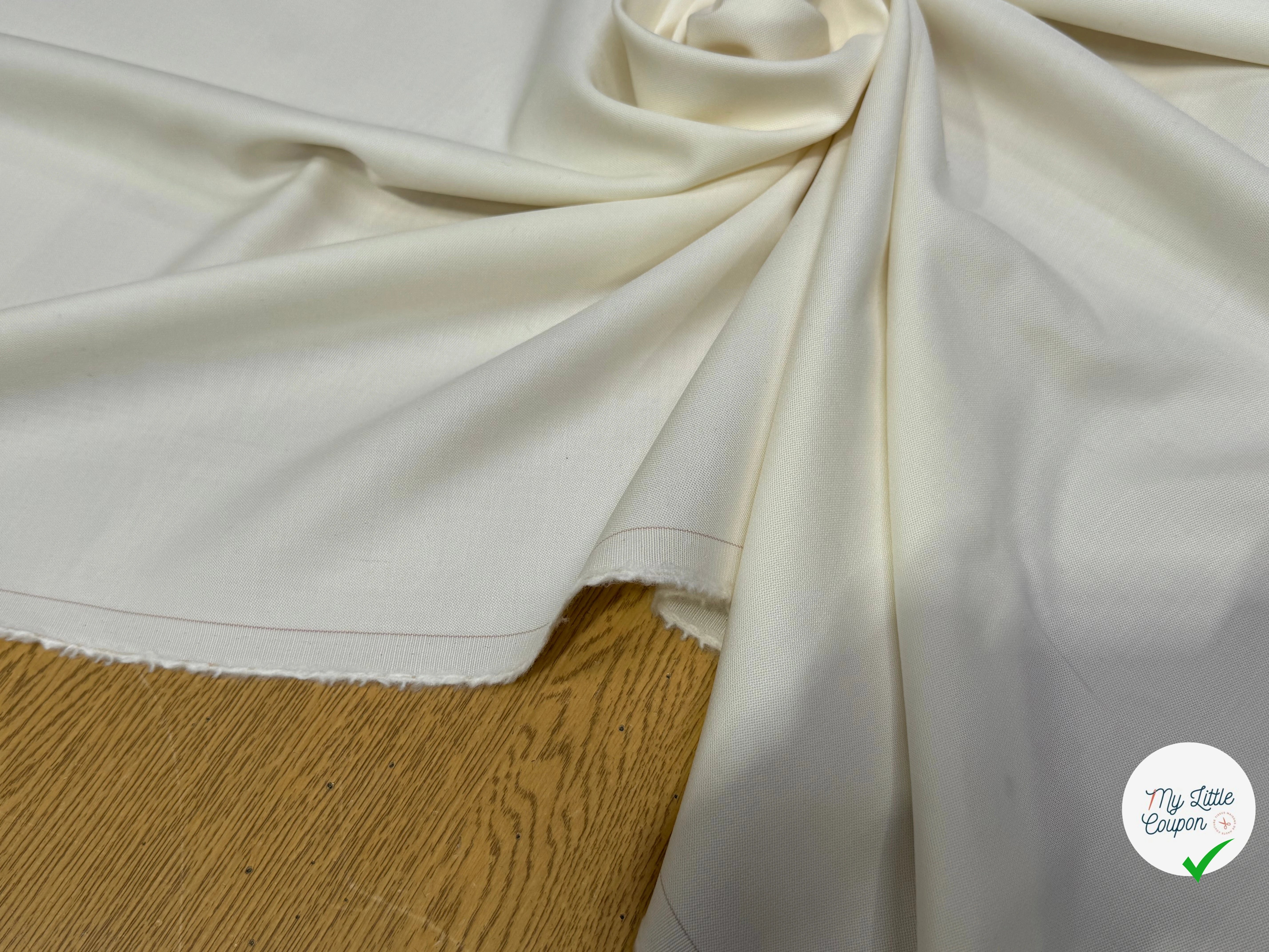 (Chute) DRAPERIE DE LAINE ULTRA BELLE ÉCRUE TENUE IMPÉCABLE - My Little Coupon