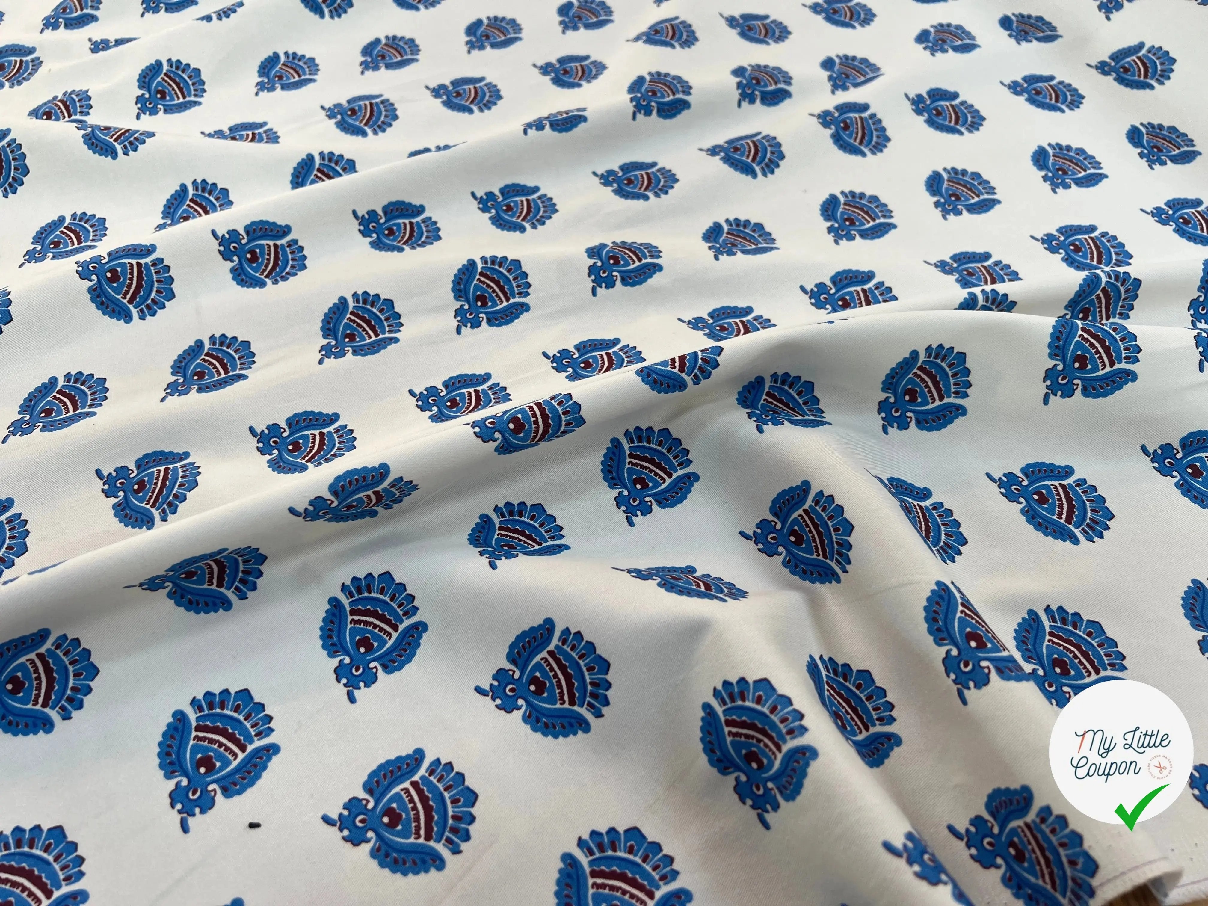 GABARDINE DE COTON FOND BLANC ÉCRU MOTIF INDIAN - My Little Coupon