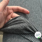 JERSEY DE COTON GRIS CHINÉ STRIPES NOIRES HORIZONTALES - My Little Coupon