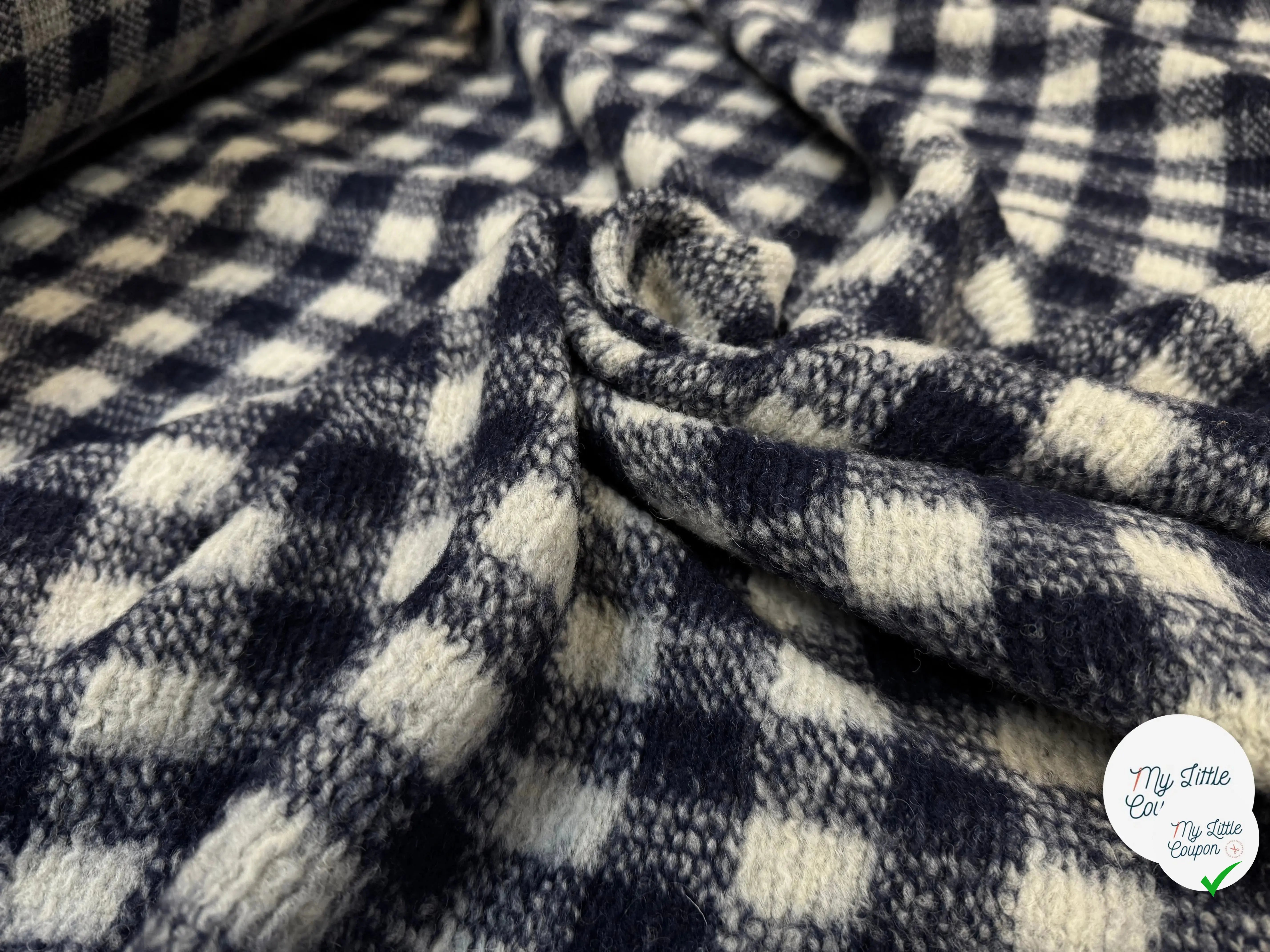 LAINAGE MANTEAU CARREAUX NAVY ET BLANC ASPECT TRICOTE - My Little Coupon