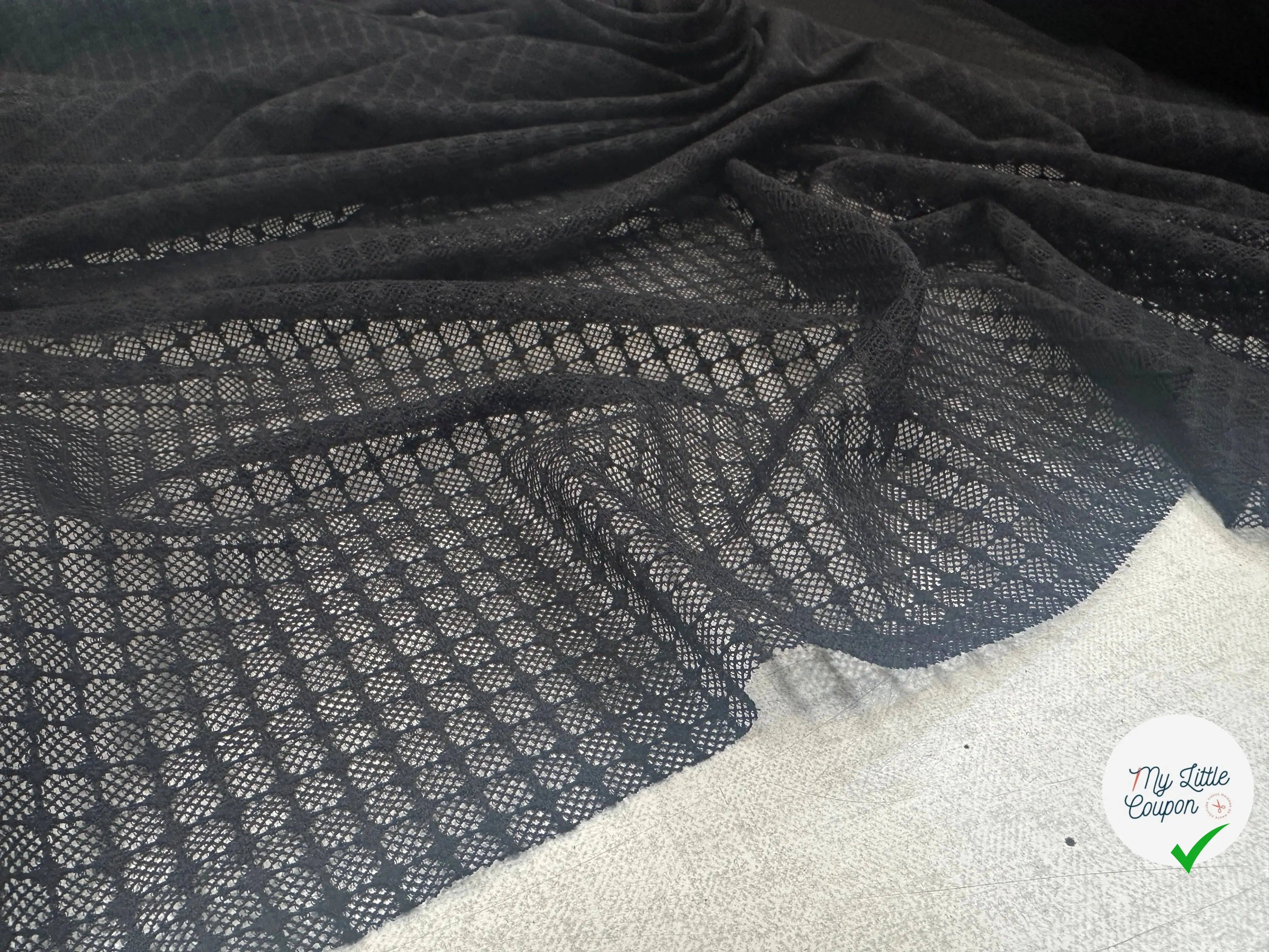 MAILLE RÉSILLE QUADRILLÉE NOIRE - My Little Coupon