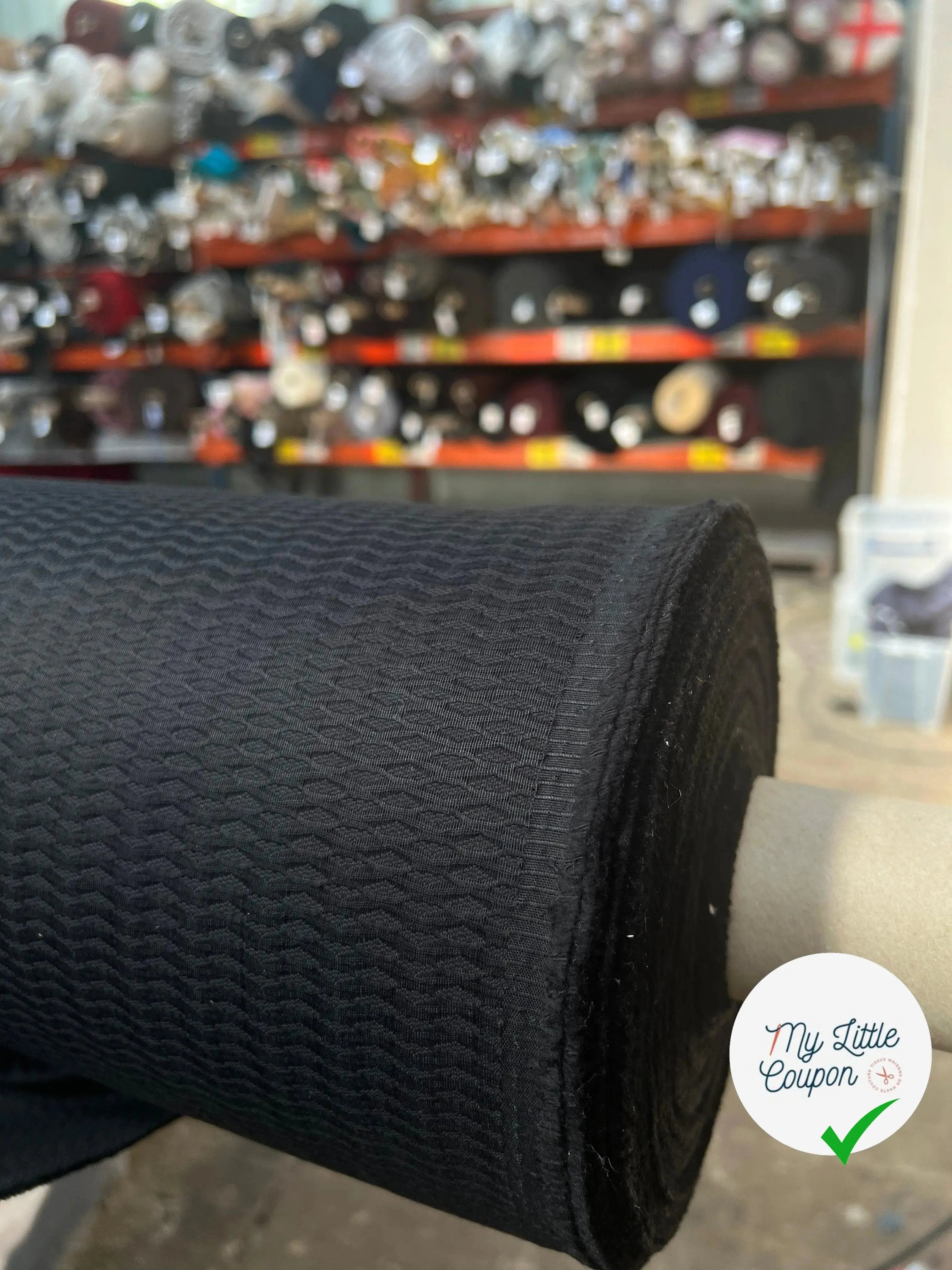 PIQUÉ DE COTON LOSANGES SUISSE NOIR ST GALLEN - My Little Coupon - tissu - coudre