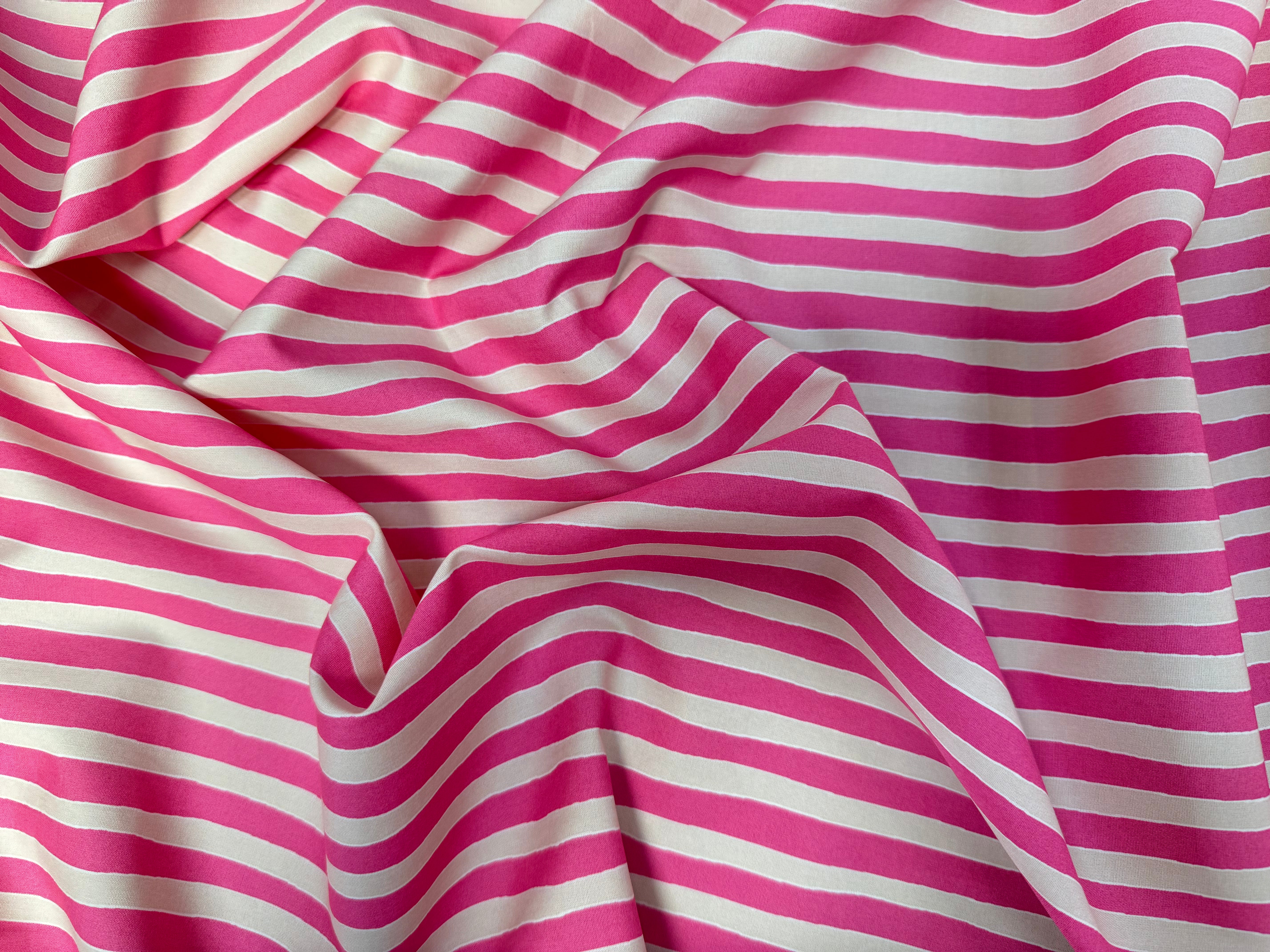 POPELINE DE COTON A RAYURES ROSE ET CREME - My Little Coupon