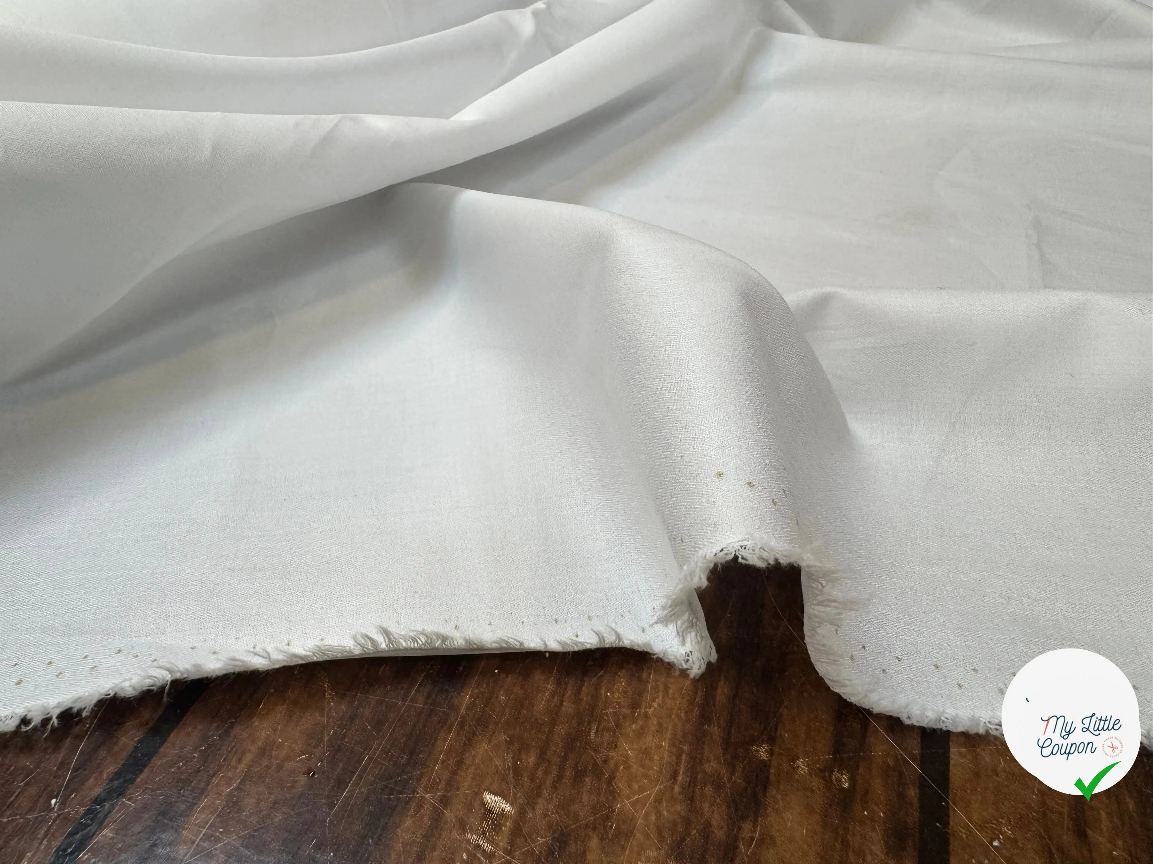 POPELINE DE COTON BLANCHE AVEC LISIÈRE POINTS ORANGES - My Little Coupon