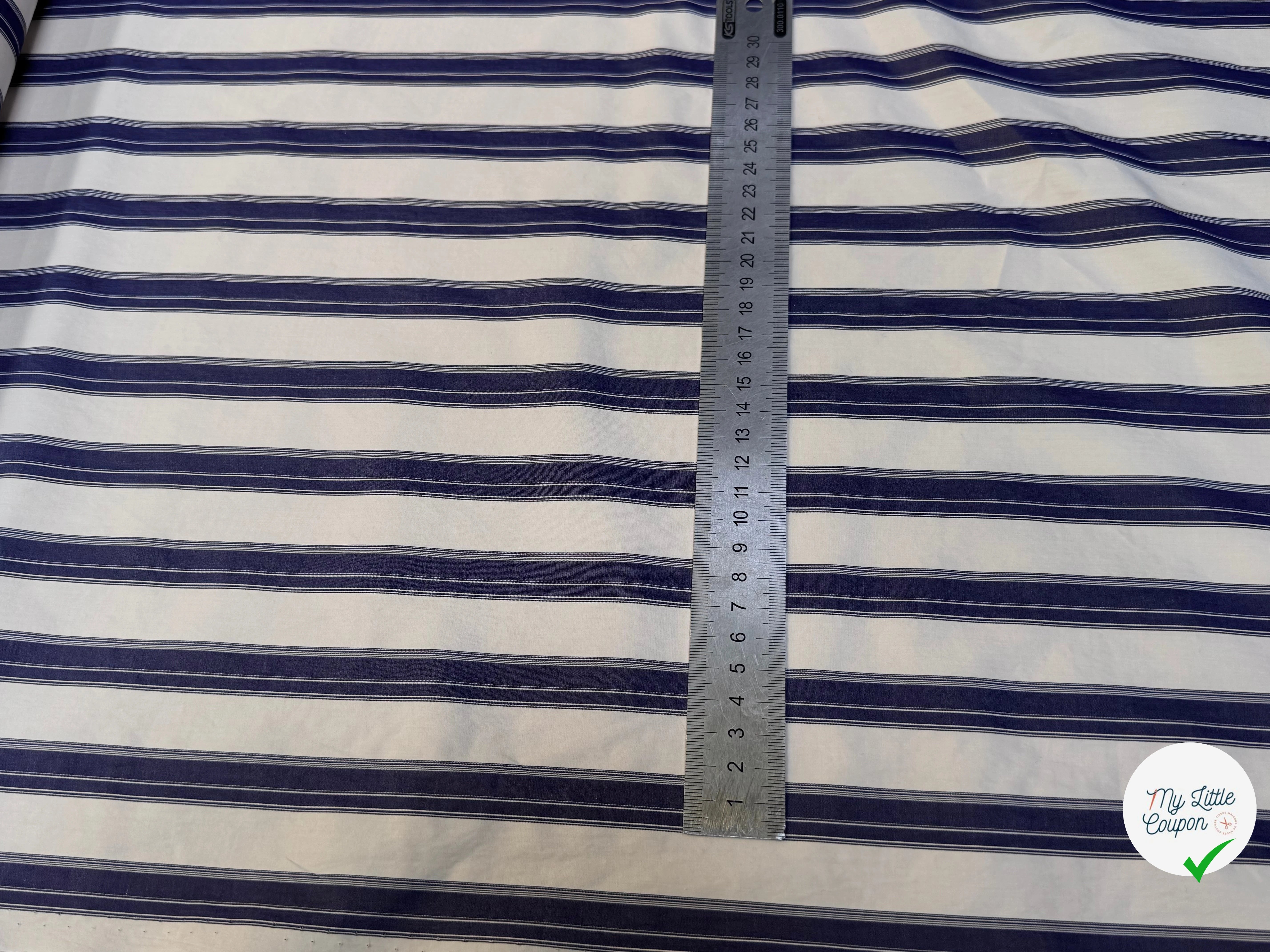 (Chute) POPELINE DE COTON GROSSE RAYURE NAVY BLANC - My Little Coupon
