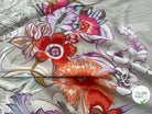SATIN DE COTON SOUPLE FOND GRIS MOTIF GROSSE FLEURES - My Little Coupon