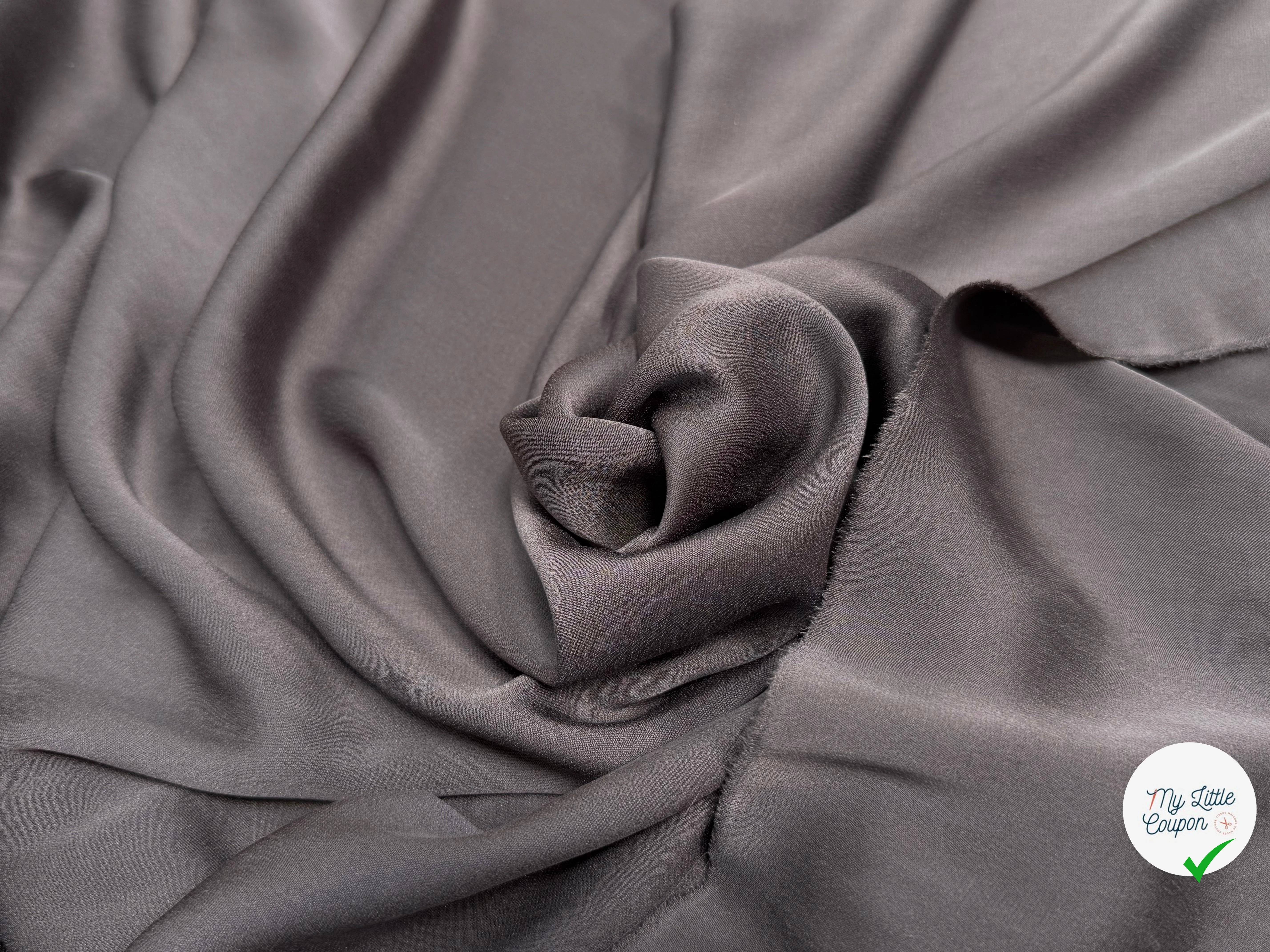(Chute) SATIN DE SOIE FLUIDE LÉGÈREMENT STRETCH GRIS FONCÉ - My Little Coupon