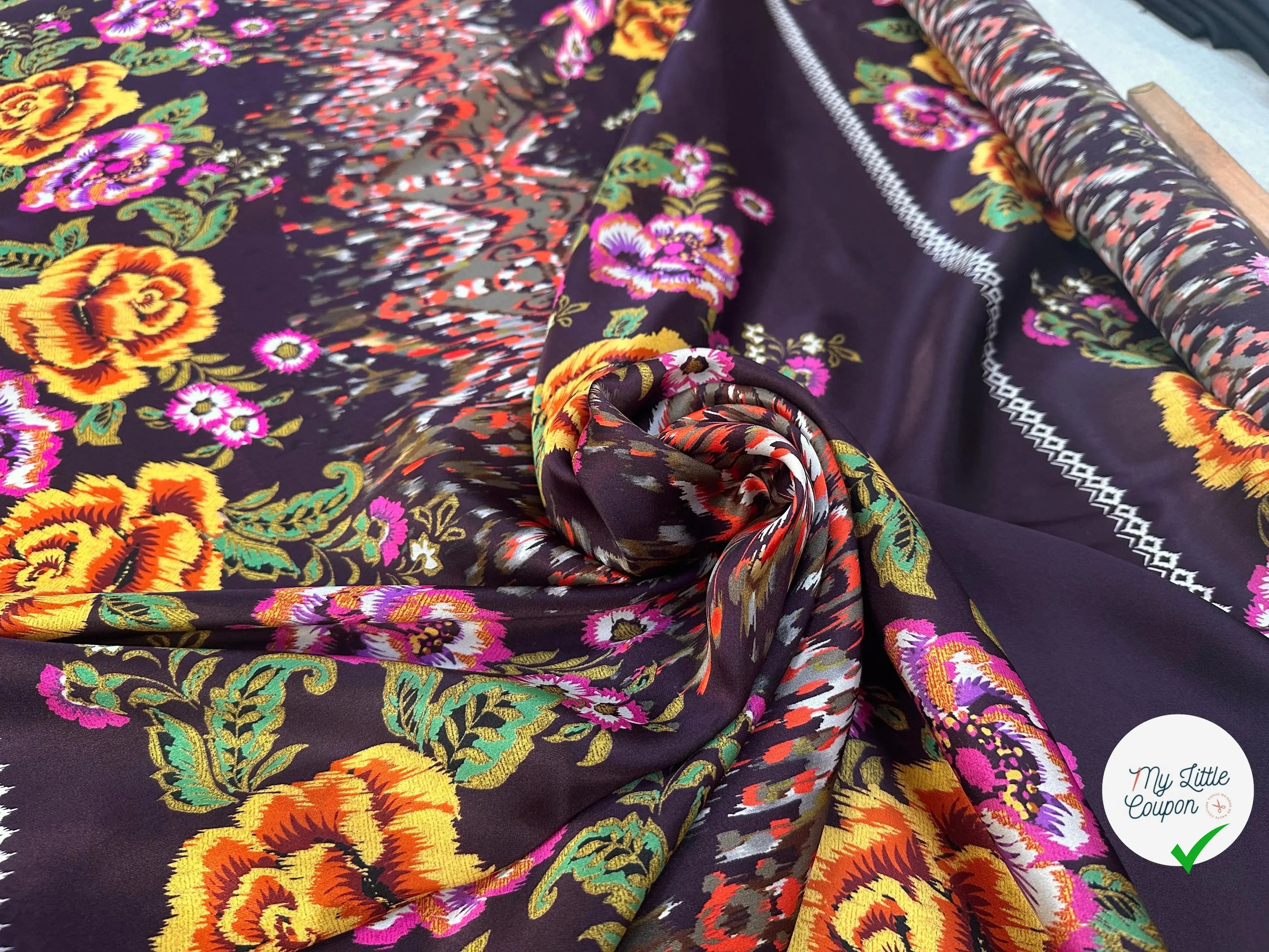 SATIN DE SOIE SETA ITALIANA SU FONDO MARRONE E FIORI - My Little Coupon