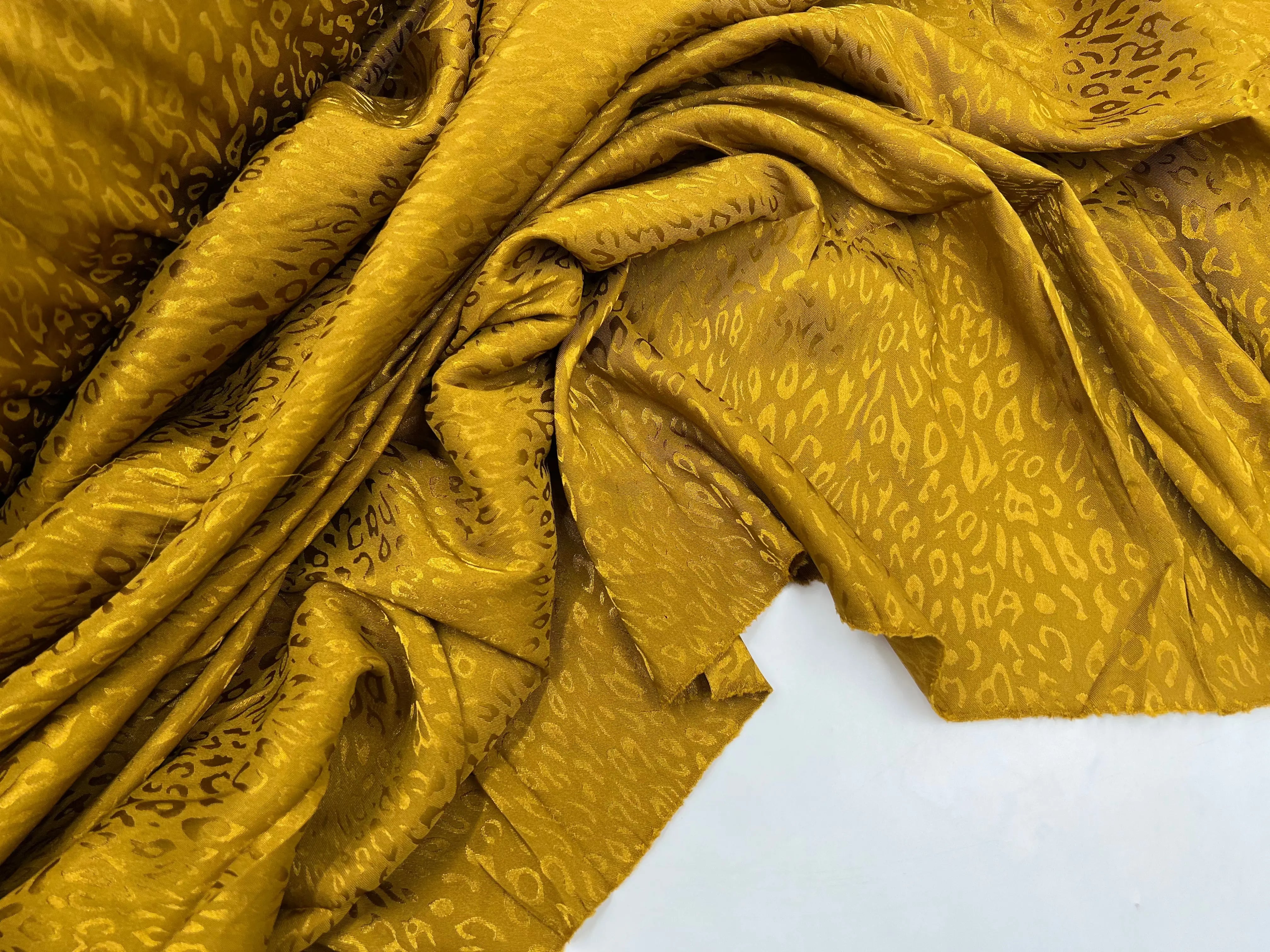 SATIN JACQUARD LÉOPARD MOUTARDE MLC INTERN