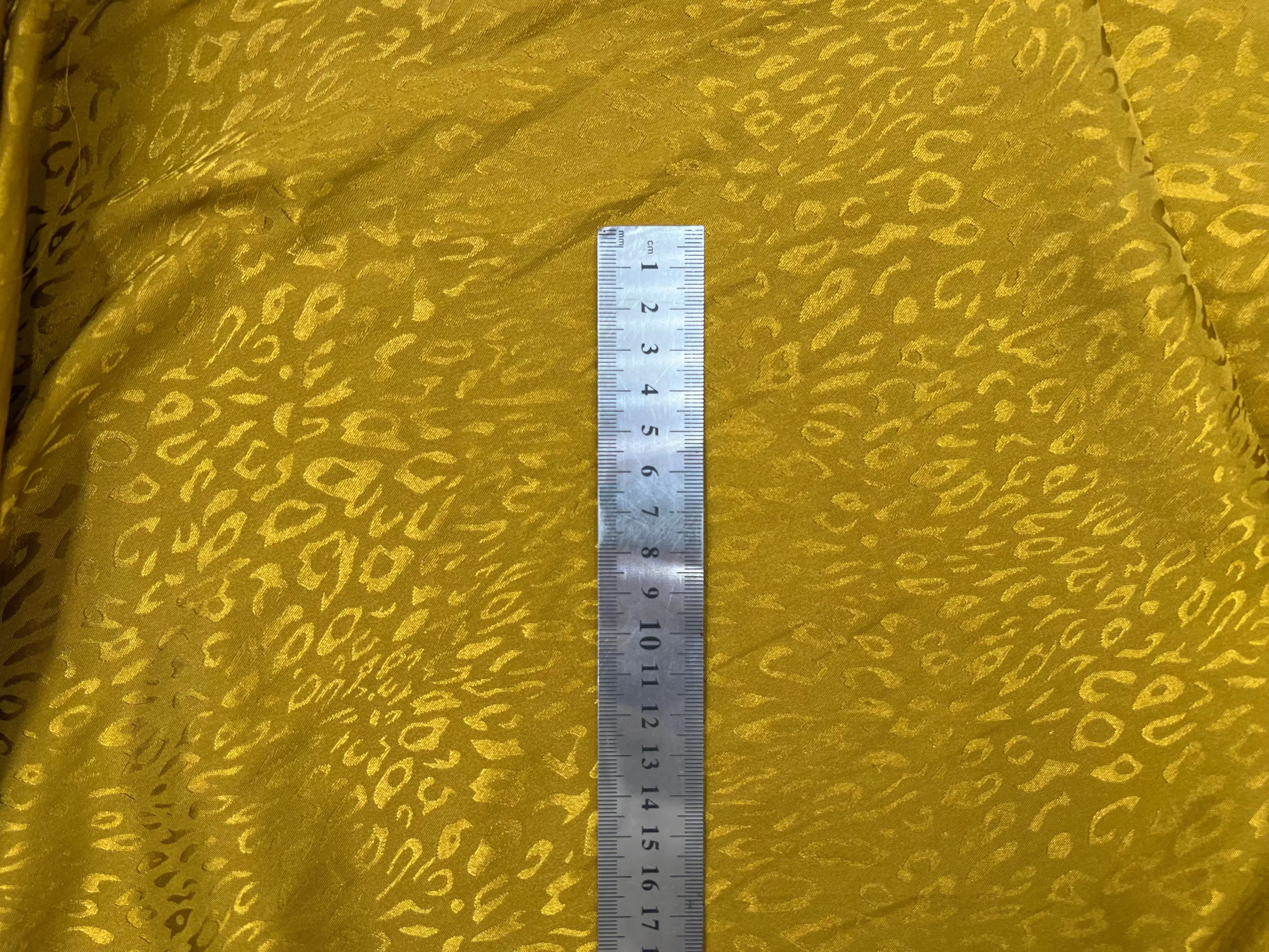 SATIN JACQUARD LÉOPARD MOUTARDE MLC INTERN