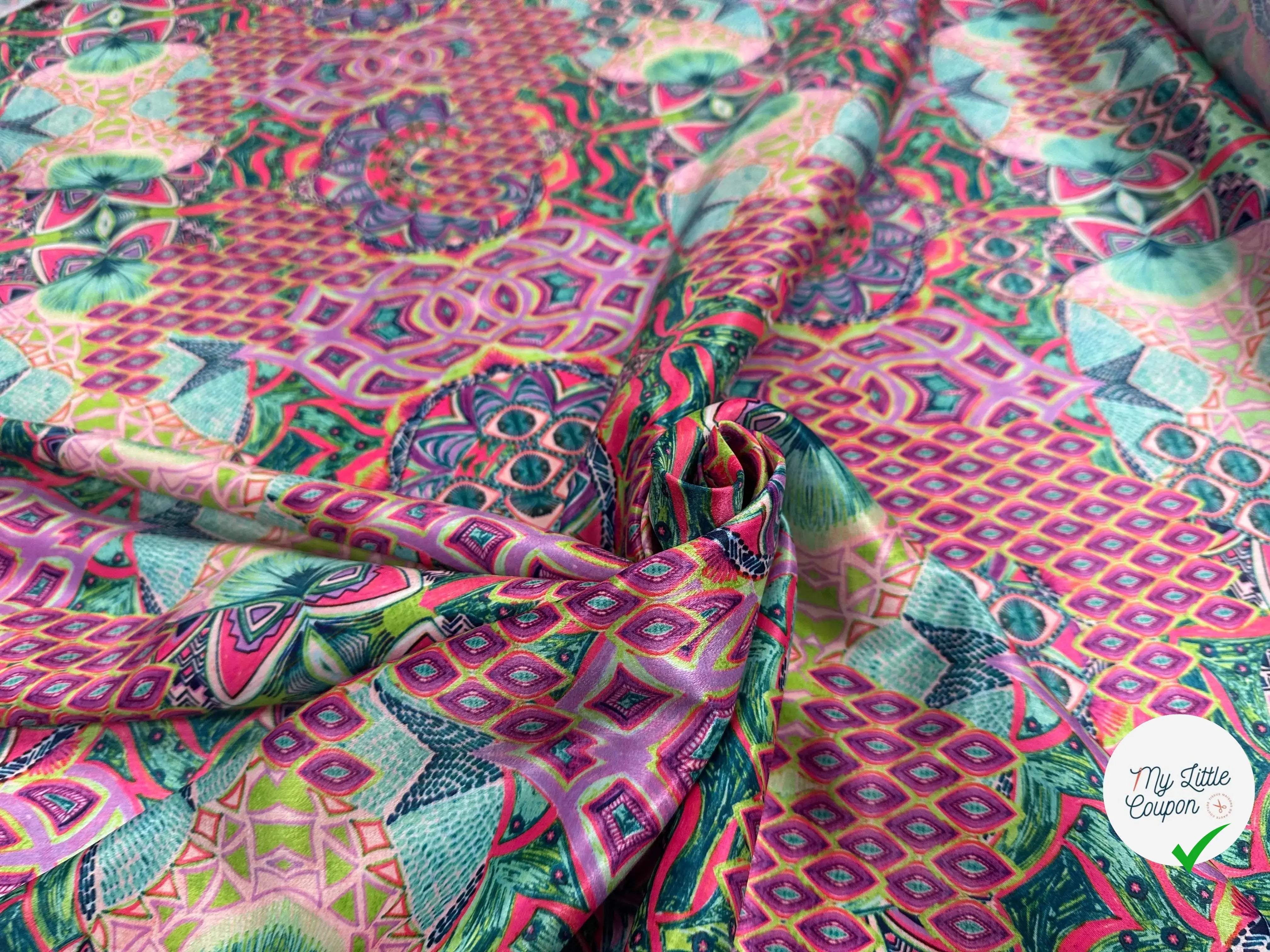 SATIN VELOUTÉ ABSTRACT COLOUR ROSÉ MLC INTERN