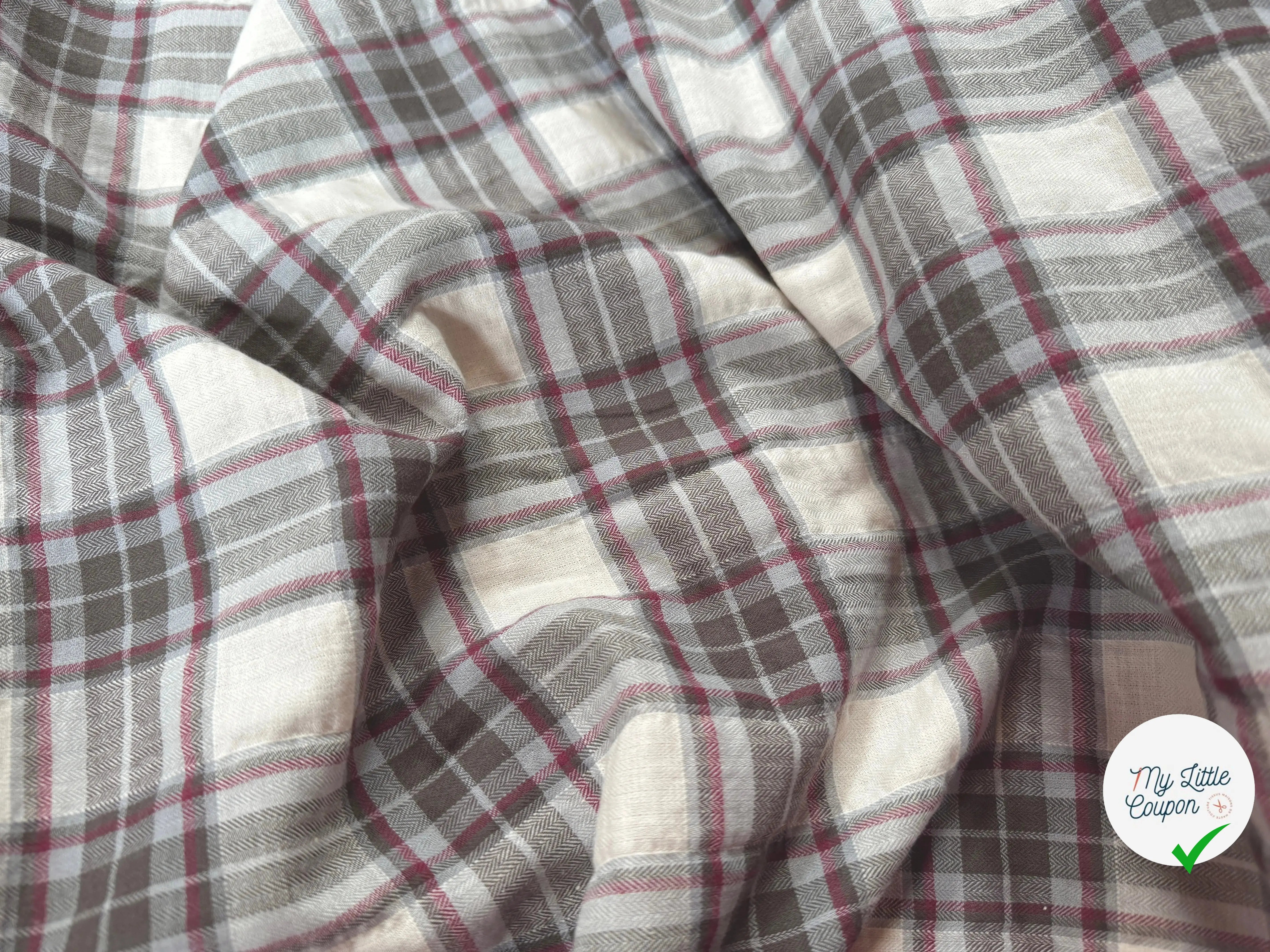 TISSU COTON JAPON CARREAUX PETITS CHEVRONS  LAIZE 112 - My Little Coupon