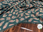 TISSU FLUIDE IMPRIMÉ FOND VERT FEUILLAGE AVEC TOUCHES DORÉS - My Little Coupon