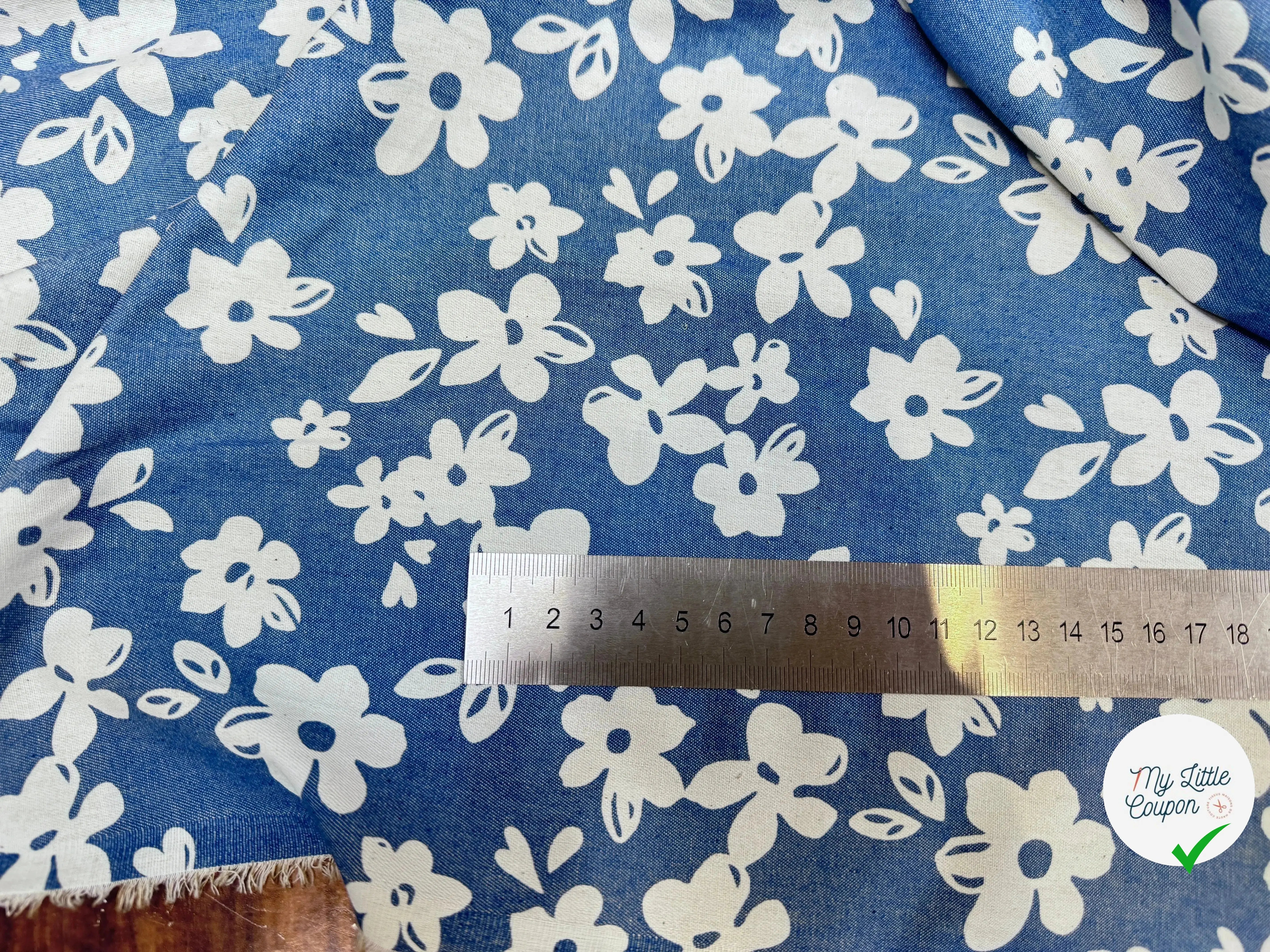 TOILE COTON FINE FAÇON DENIM CLAIR FLOWER - My Little Coupon
