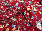 VISCOSE À FLEURS JAPONAISES BLEUES ET BEIGES SUR FOND ROUGE - My Little Coupon