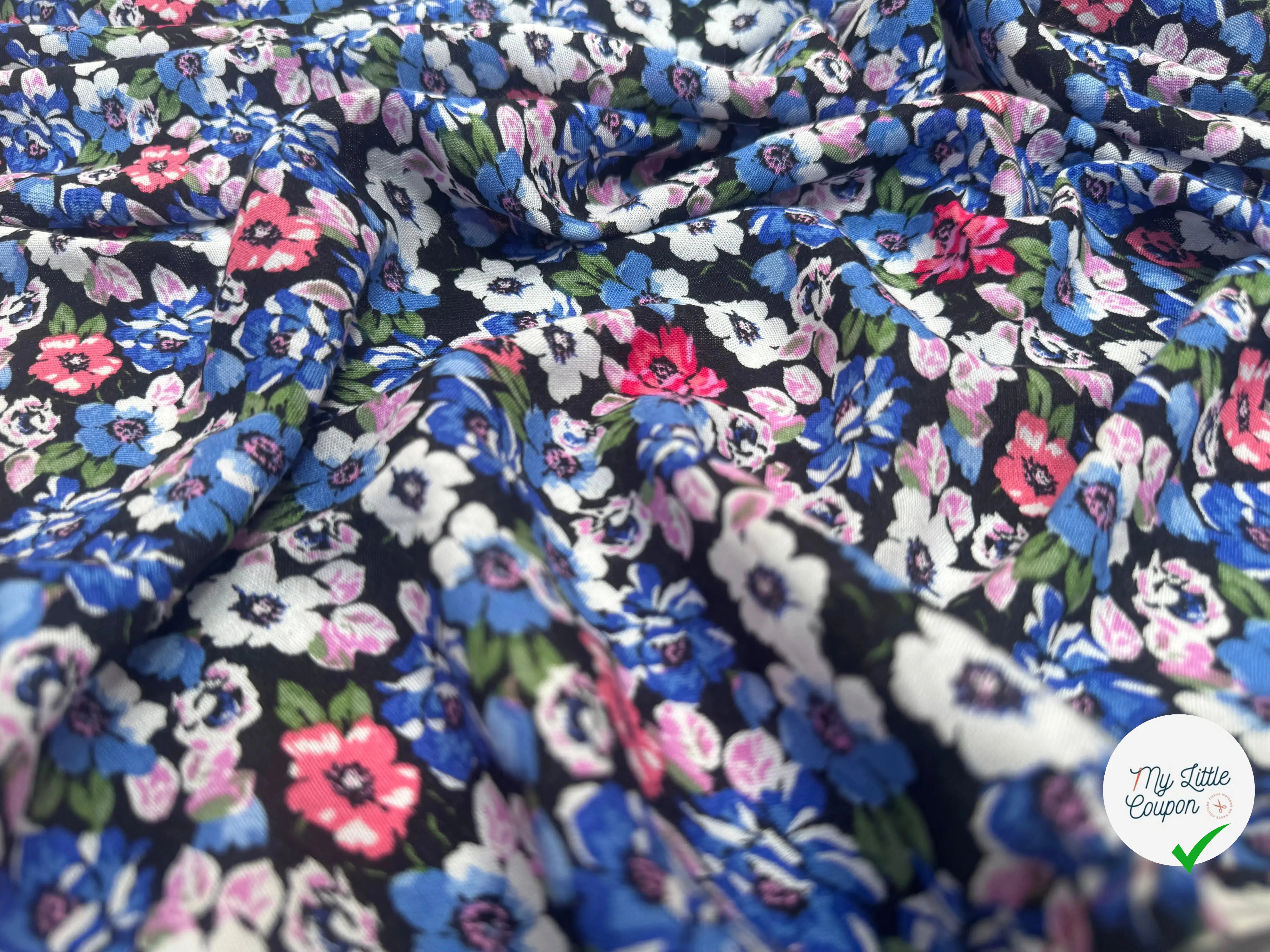 VISCOSE À MOTIFS FLORAUX ROSES ET BLEUES - My Little Coupon