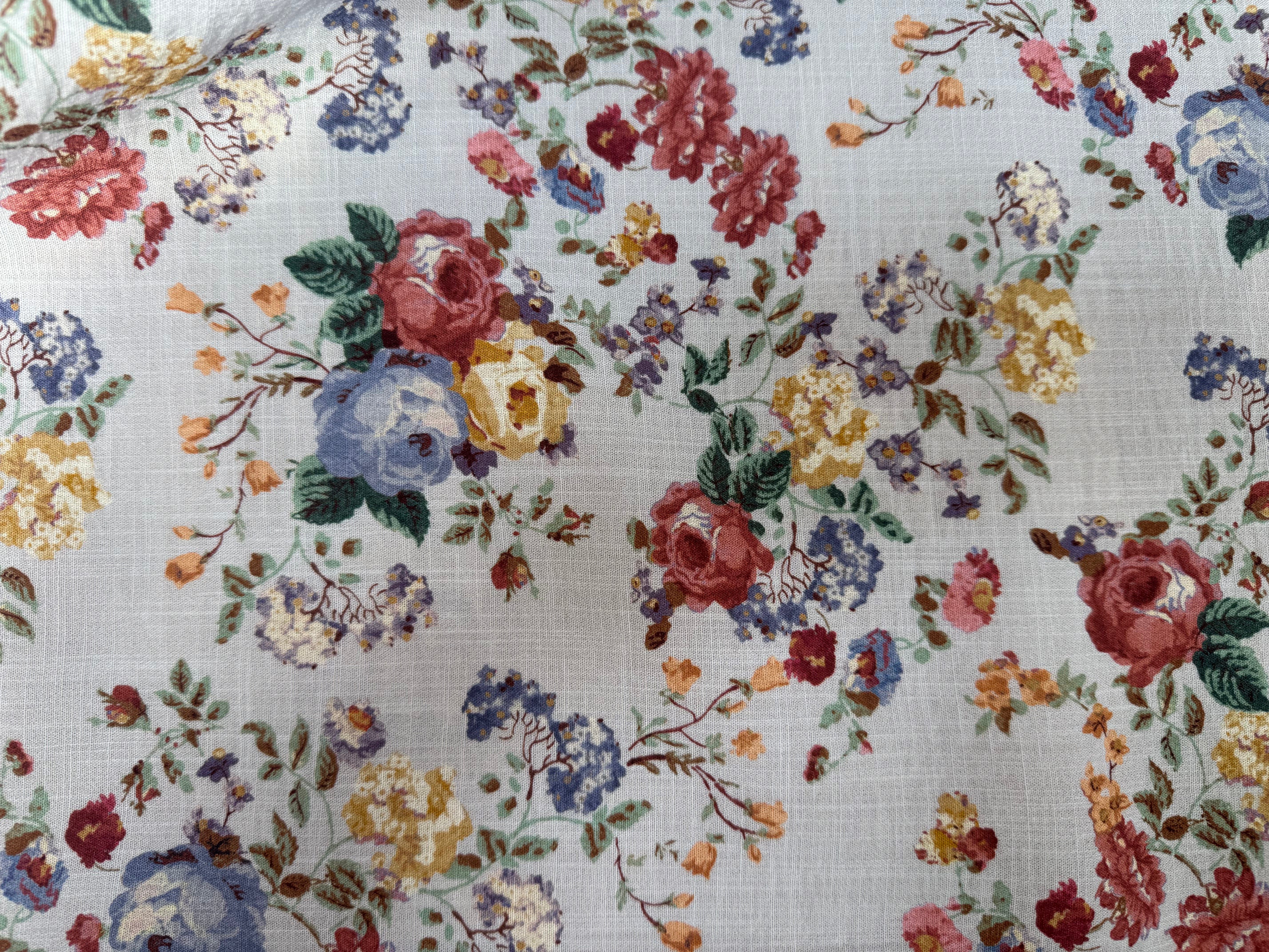 VISCOSE EFFET LIN FOND BLEU MOTIFS FLEURS - My Little Coupon