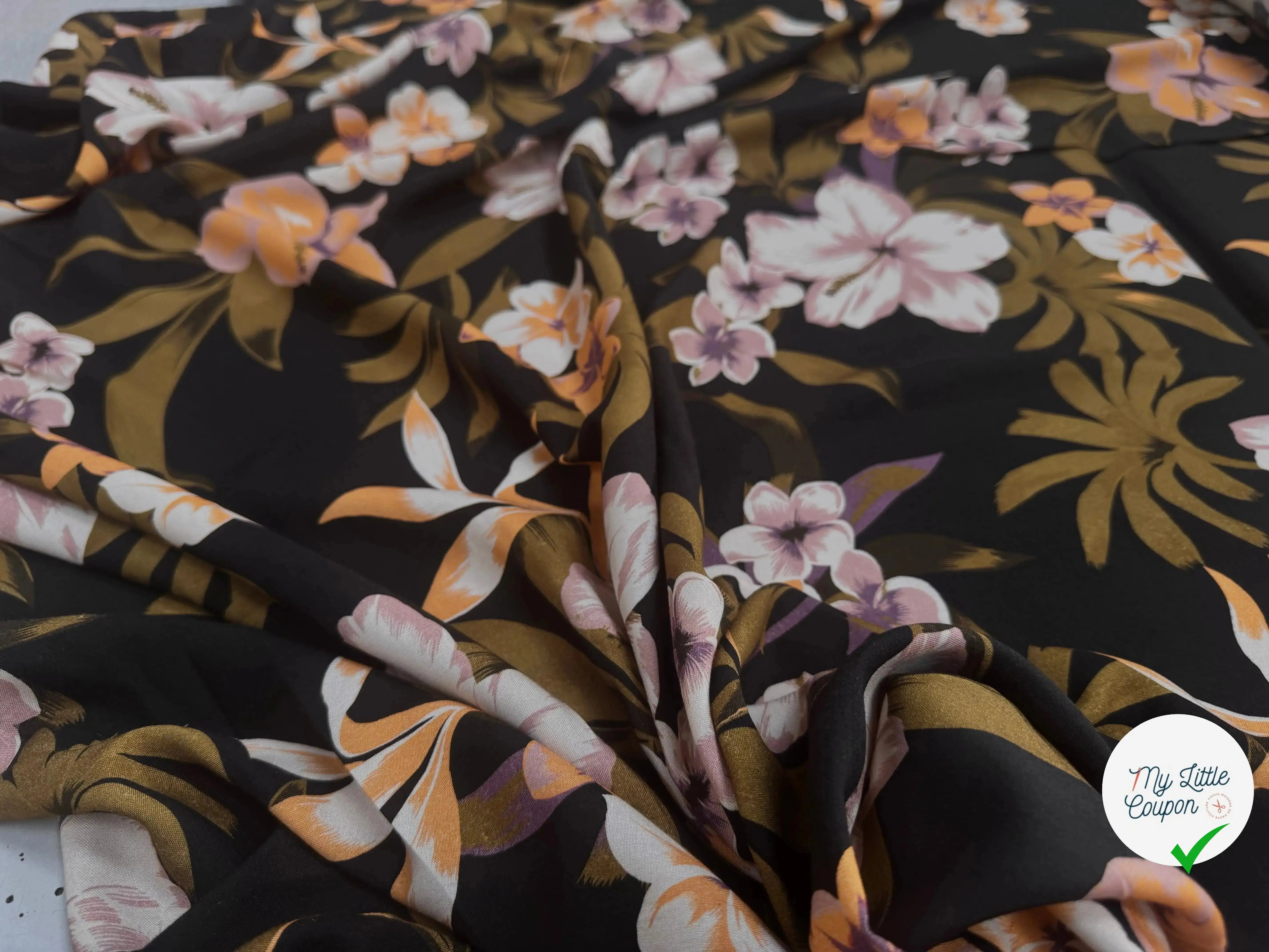 VISCOSE FEUILLAGE D'AUTOMNE FOND NOIR - My Little Coupon