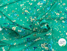 VISCOSE FOND VERT À MOTIFS FLORAUX BLEUS ET BEIGES - My Little Coupon