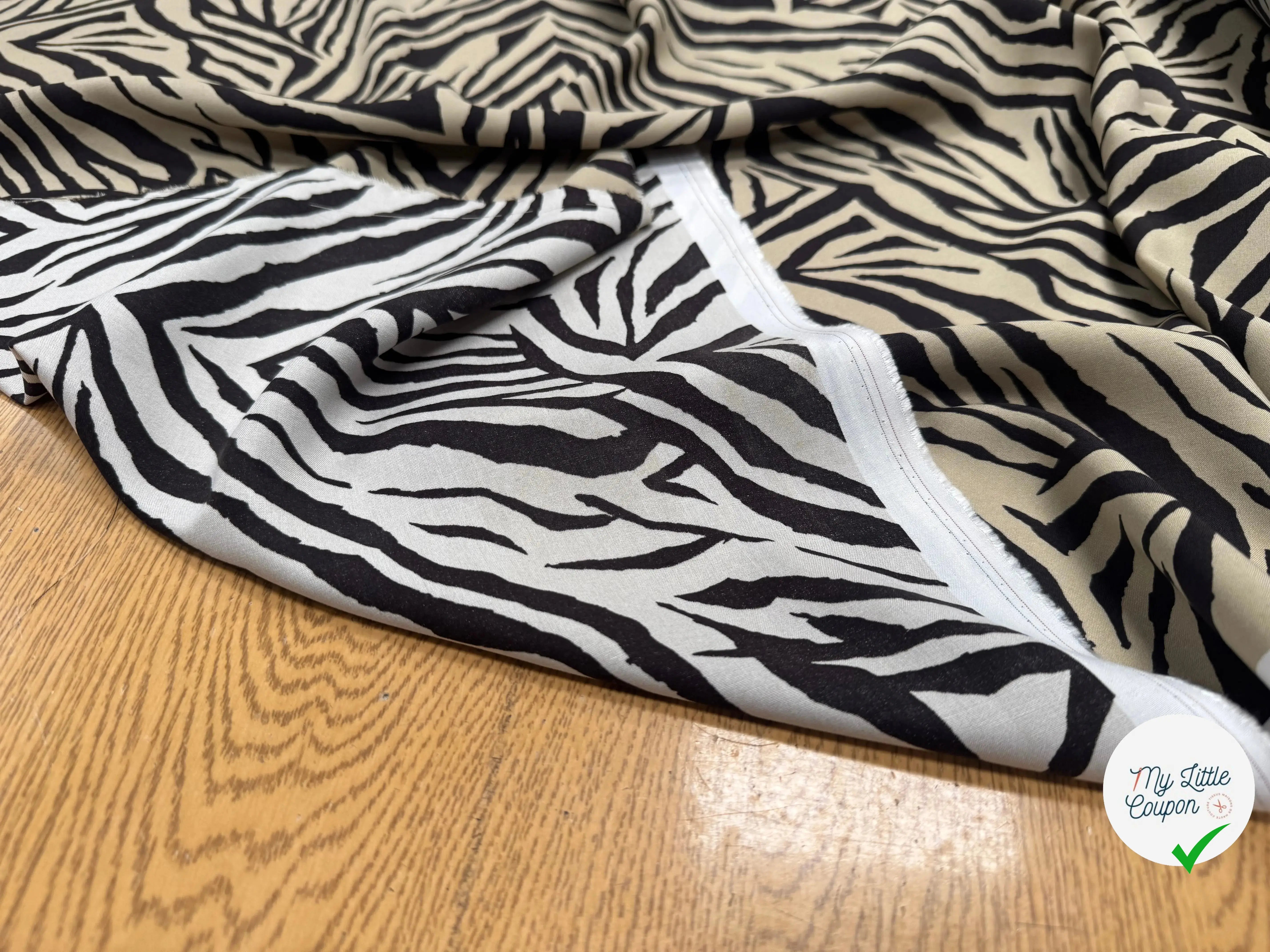 VISCOSE MOTIF ZEBRE FOND BEIGE ET MARRON - My Little Coupon