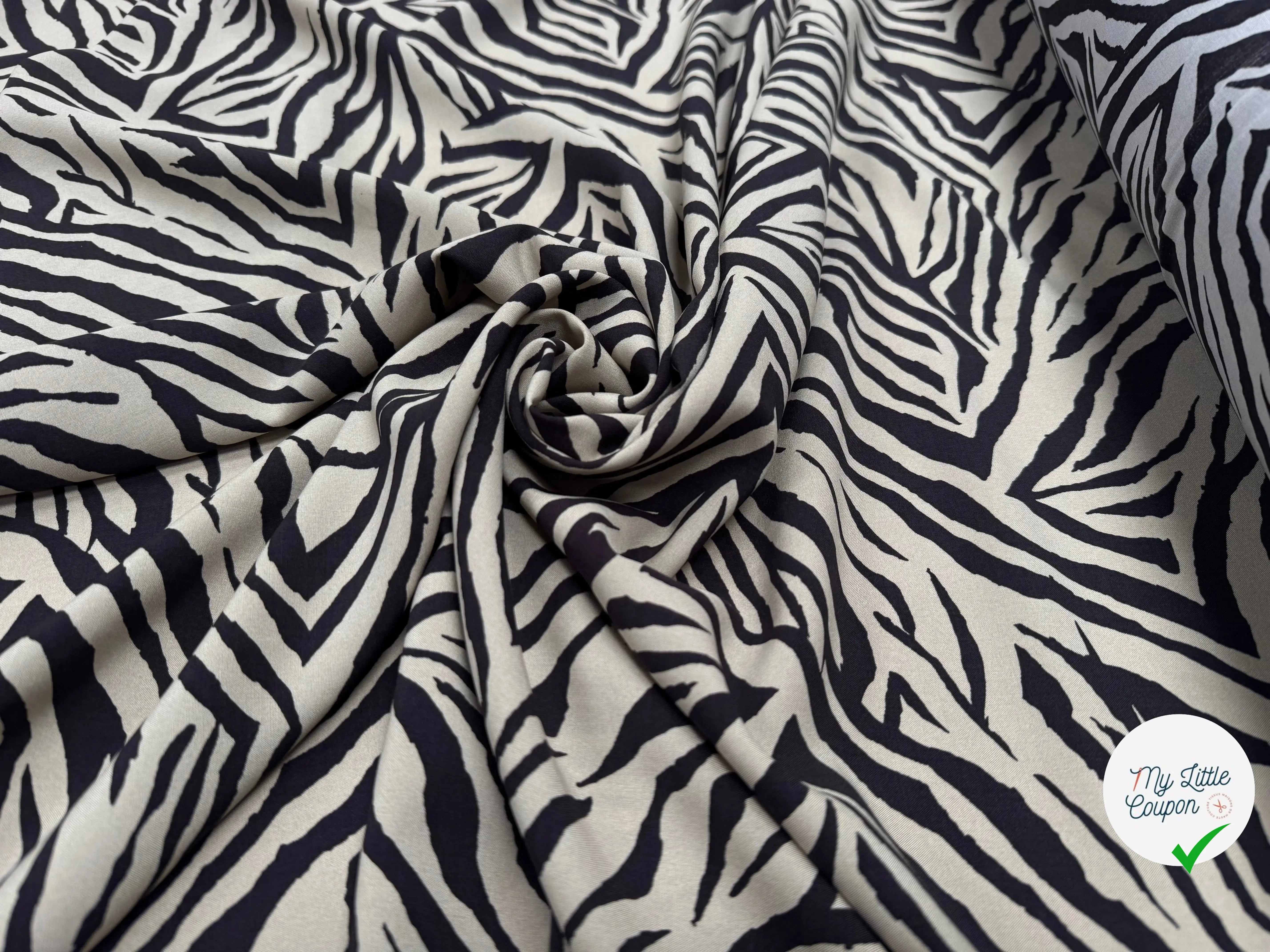 VISCOSE MOTIF ZEBRE FOND BEIGE ET MARRON - My Little Coupon