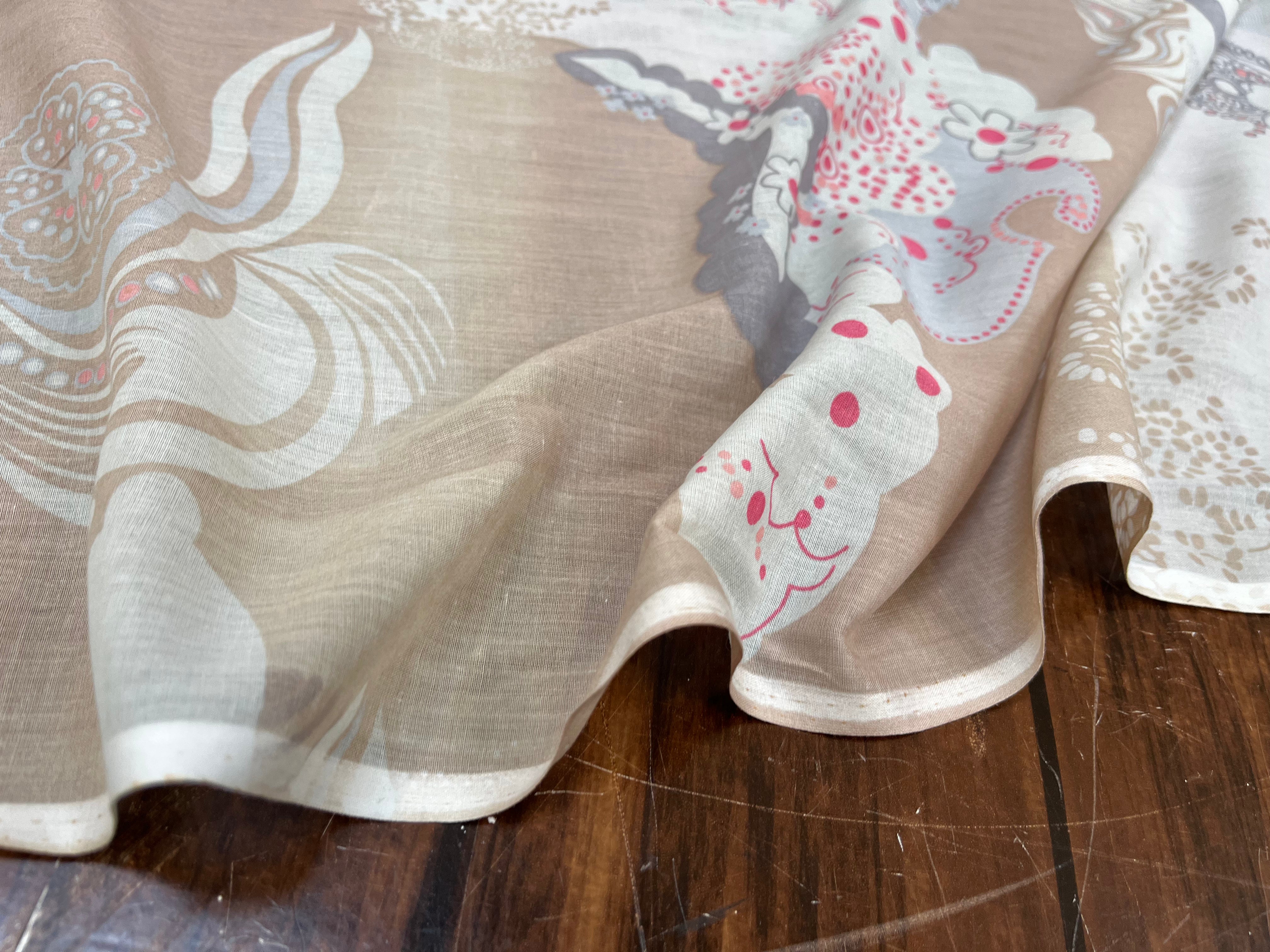 VOILE DE COTON ROSACE FLORALE MULTICOLORE FOND GRIS - My Little Coupon