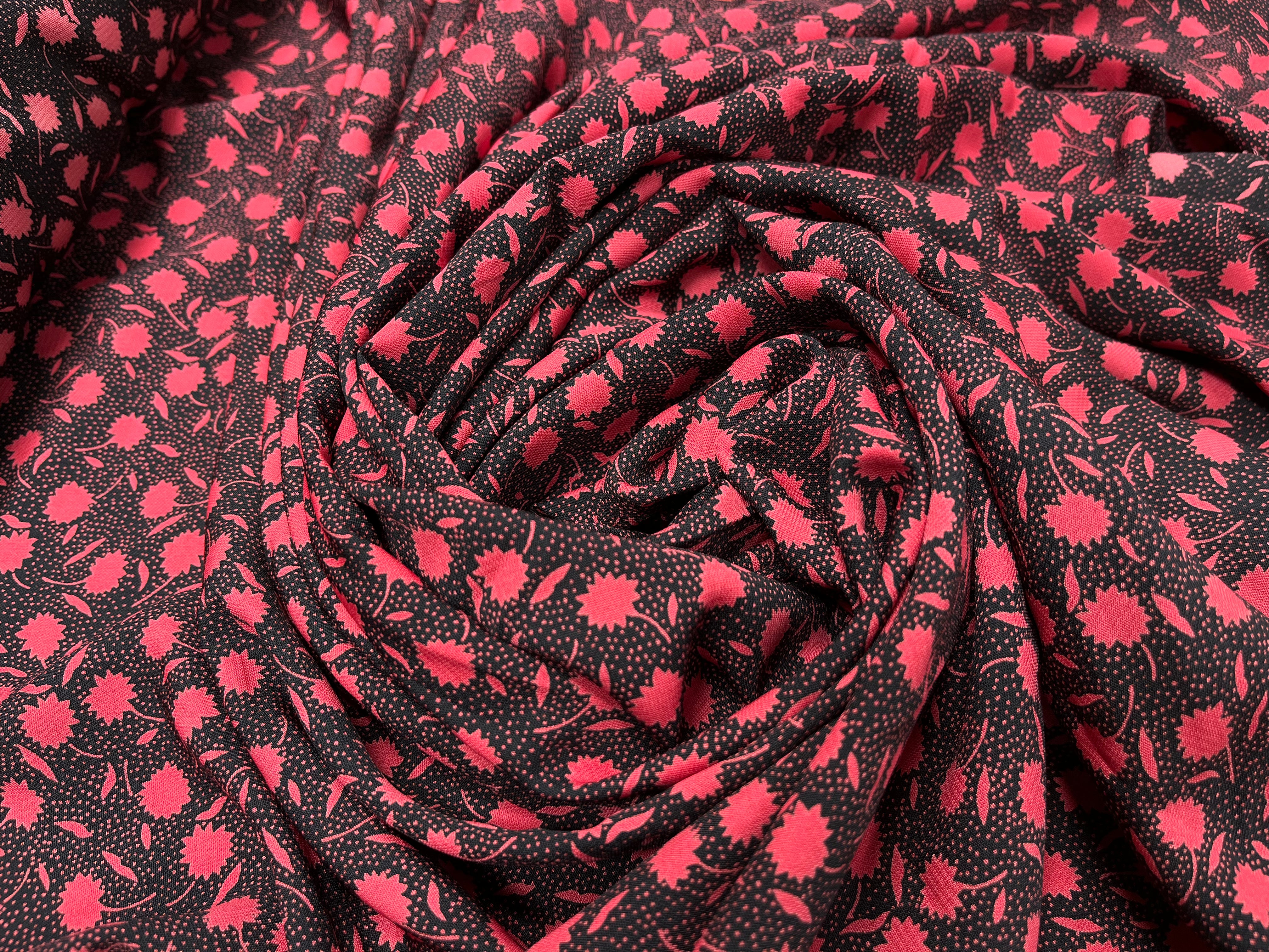 WOOLPEACH FLEUR ROUGE PEU GRAND FOND NOIR PETIT POINT ROSE - My Little Coupon