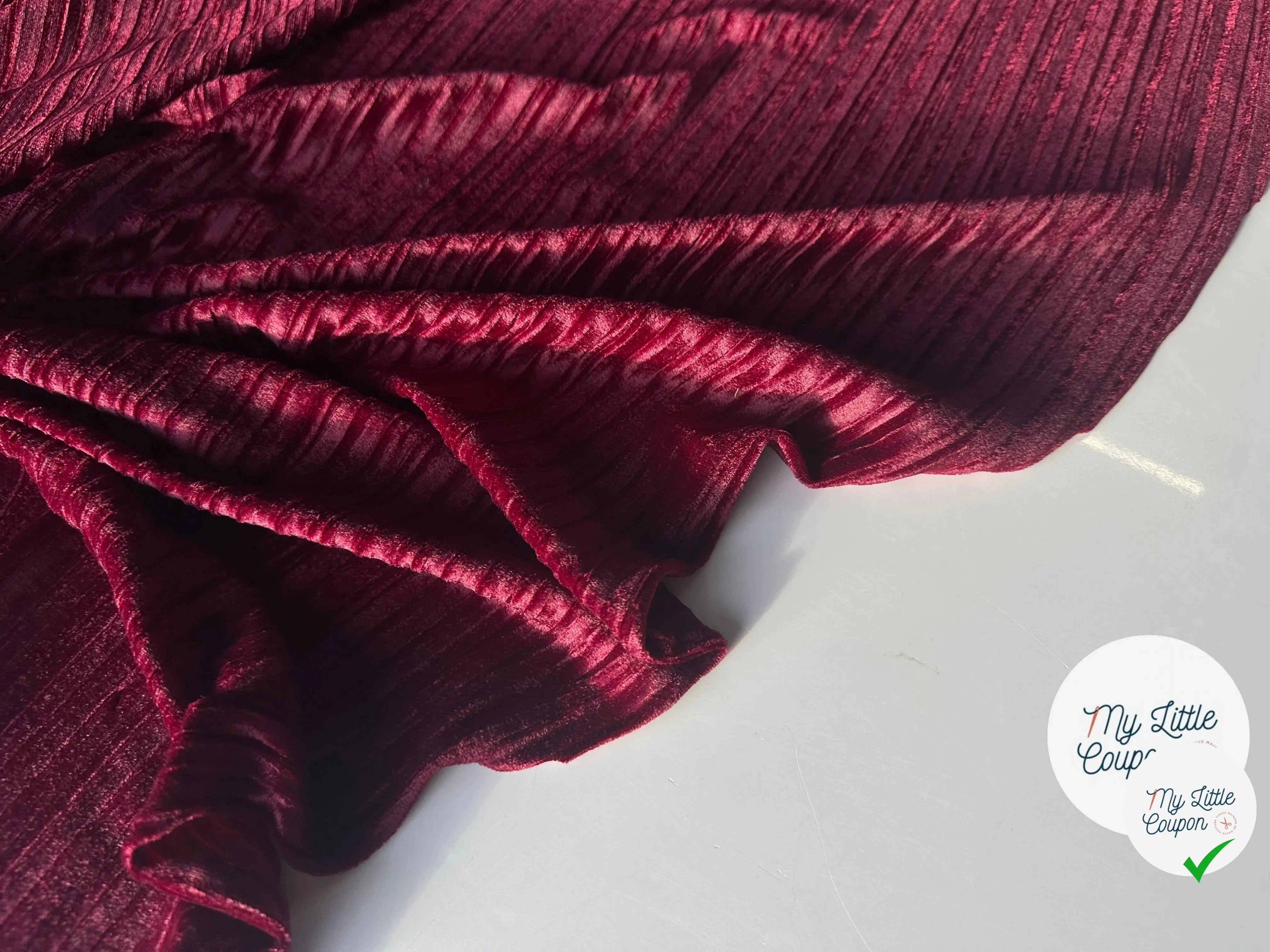 VELOURS PLISSÉ ROUGE LIE DE VIN MLC INTERN