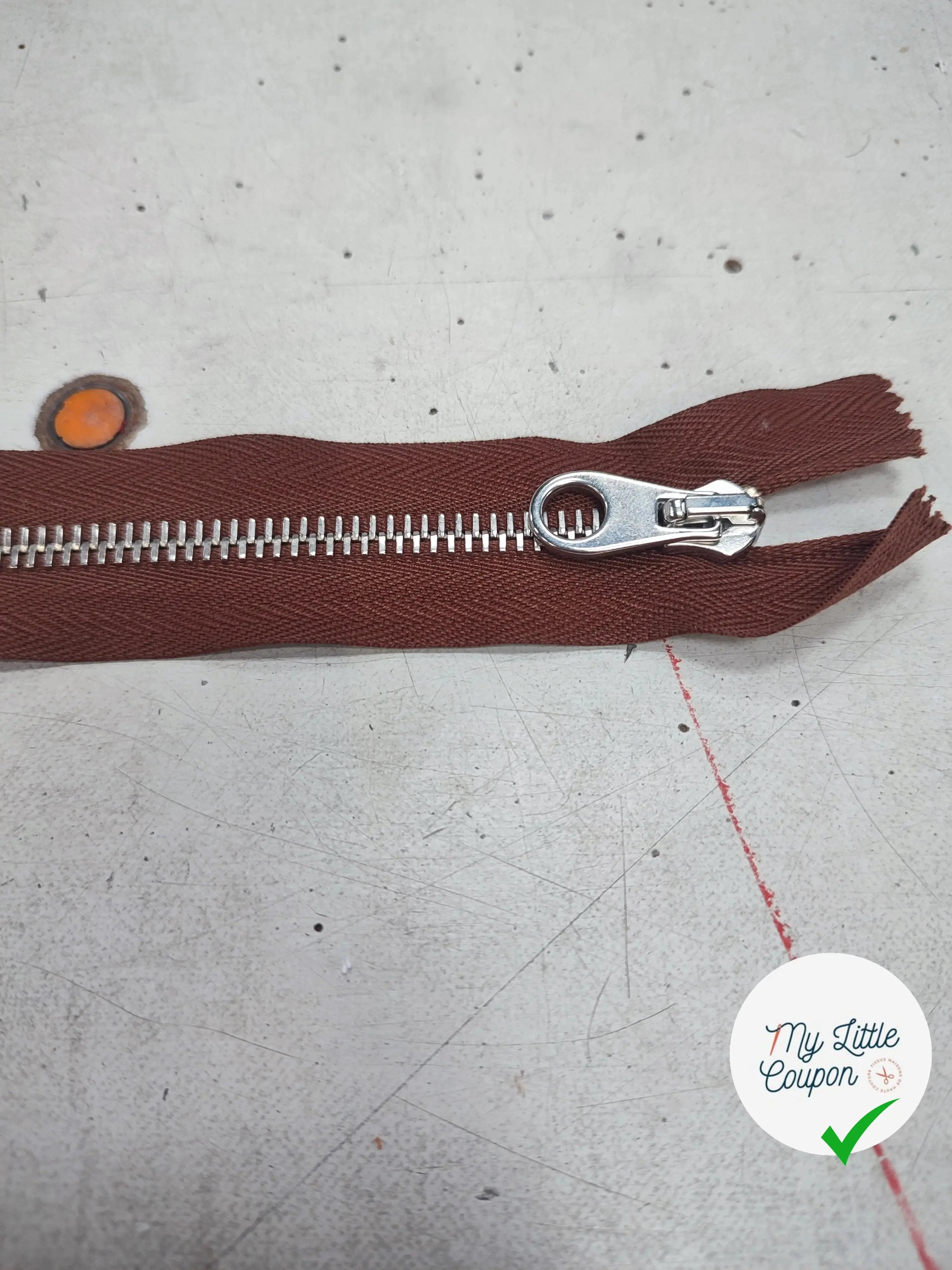 FERMETURE RIRI METAL NON SÉPARABLE 18CM MARRON M6 - My Little Coupon