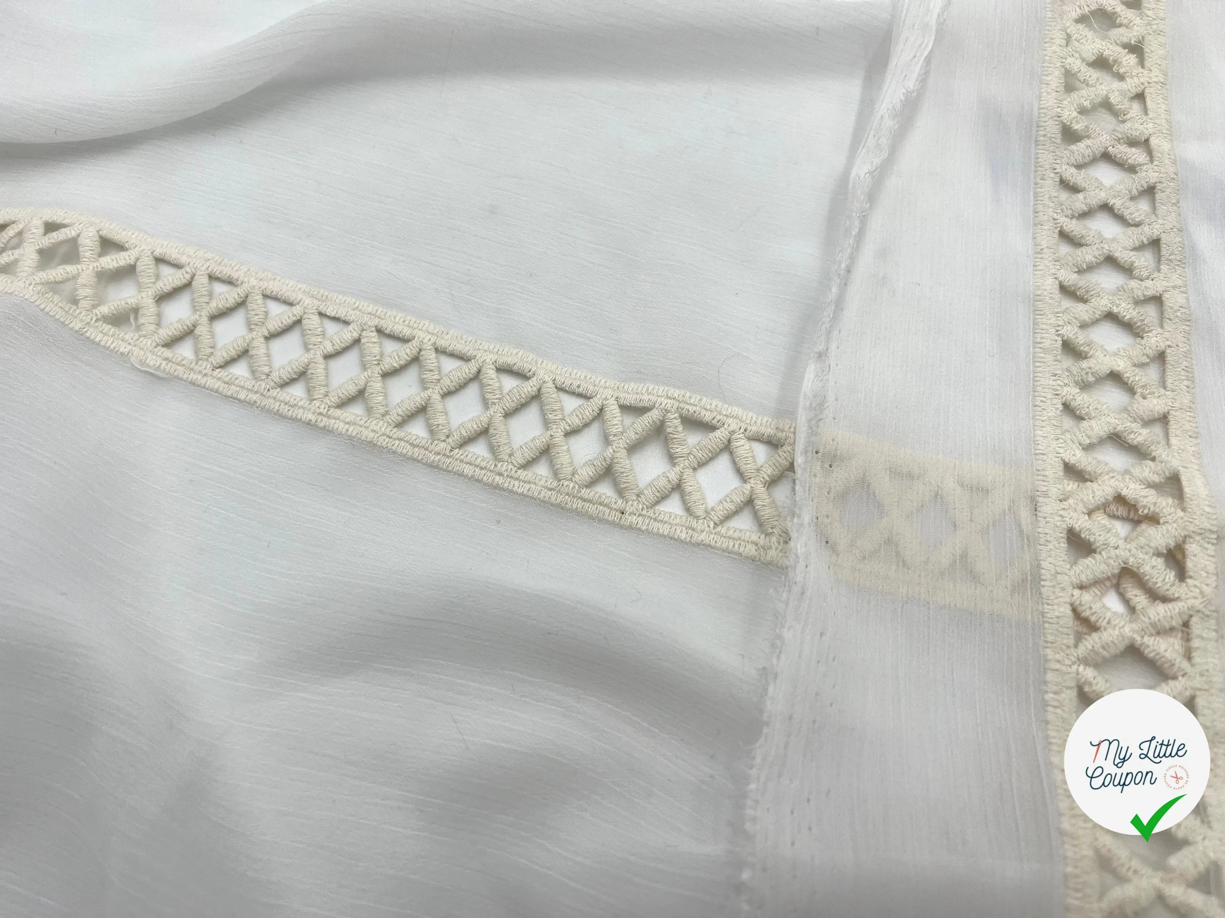 DENTELLE À BASE LOSANGE SUR CRÊPE - My Little Coupon - tissu - coudre