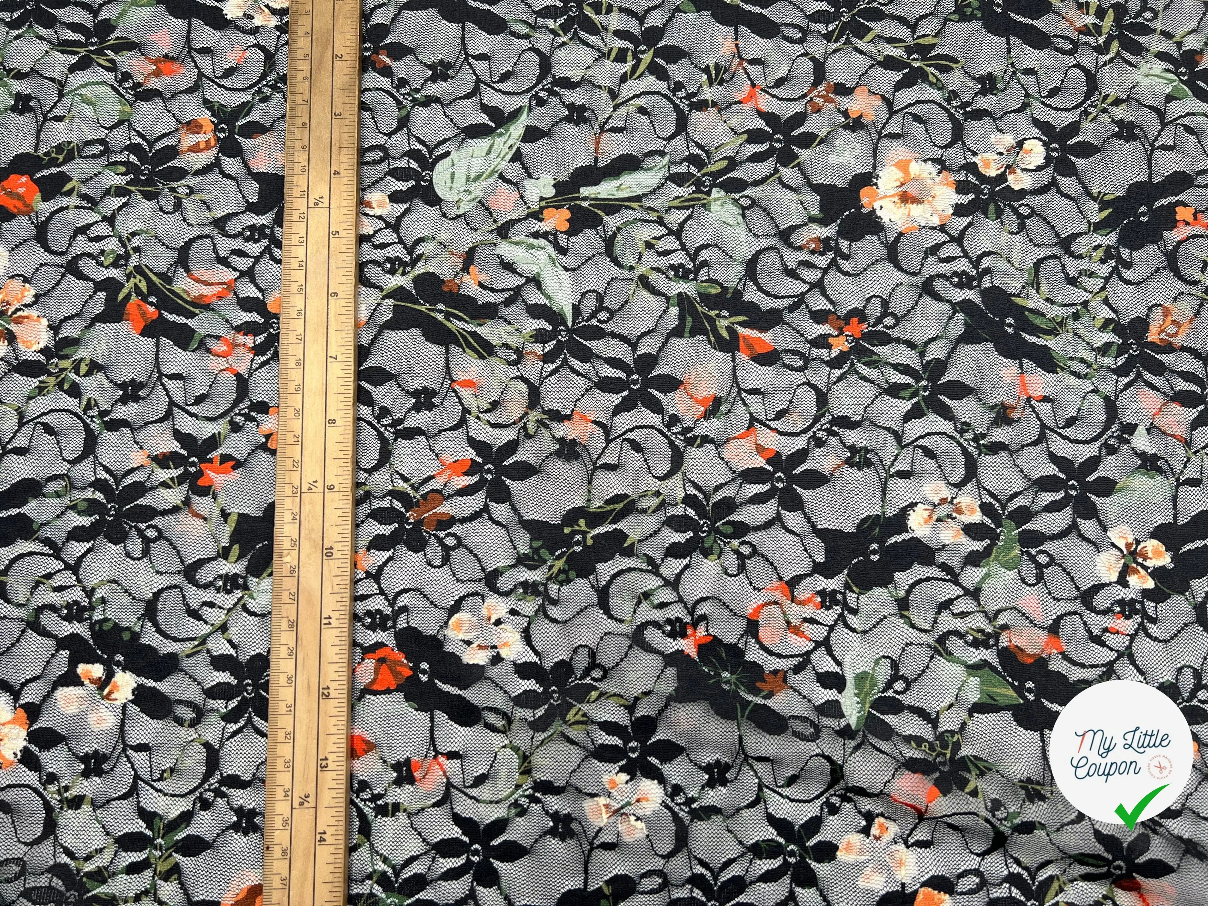 DENTELLE NOIR SUR IMPRIMÉ DE SIGNATURES FLORALES - My Little Coupon - tissu - coudre