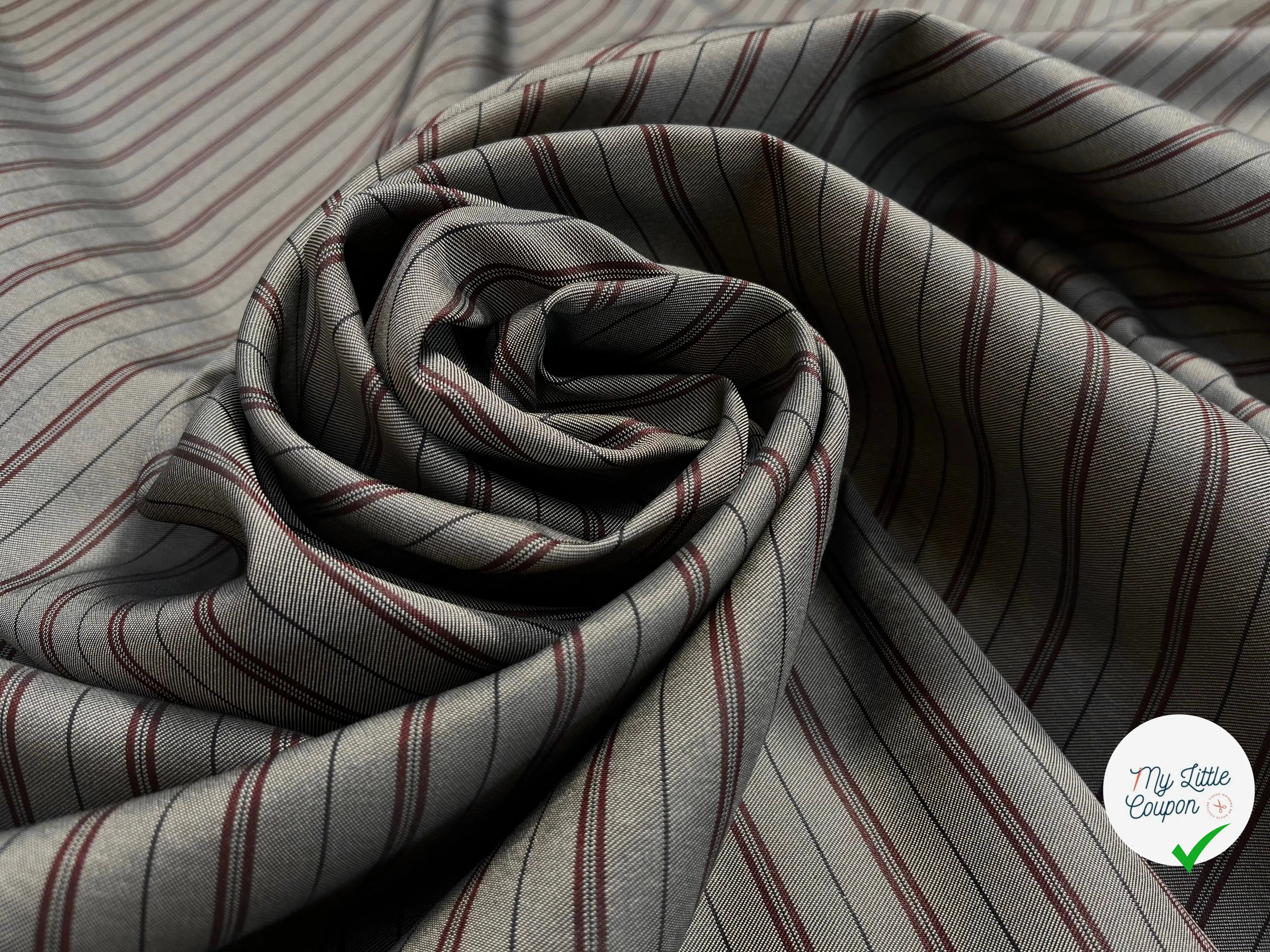 DOUBLURE SERGÉE MIGNONNETTE RAYÉE FOND MÉTAL BORDEAUX - My Little Coupon