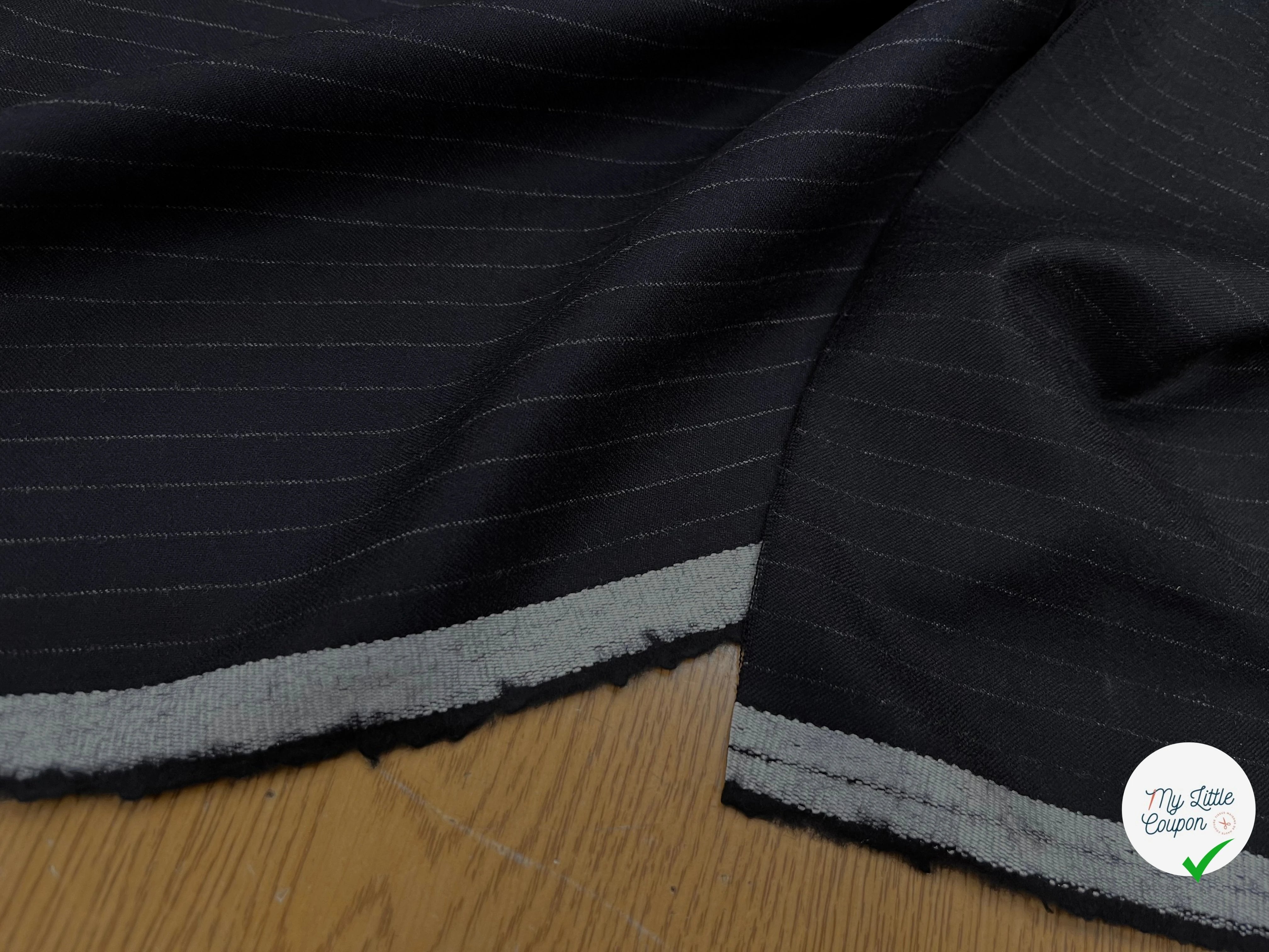 DRAPERIE DE LAINE BLEU MARINE À RAYURE DEPERLANTE - My Little Coupon