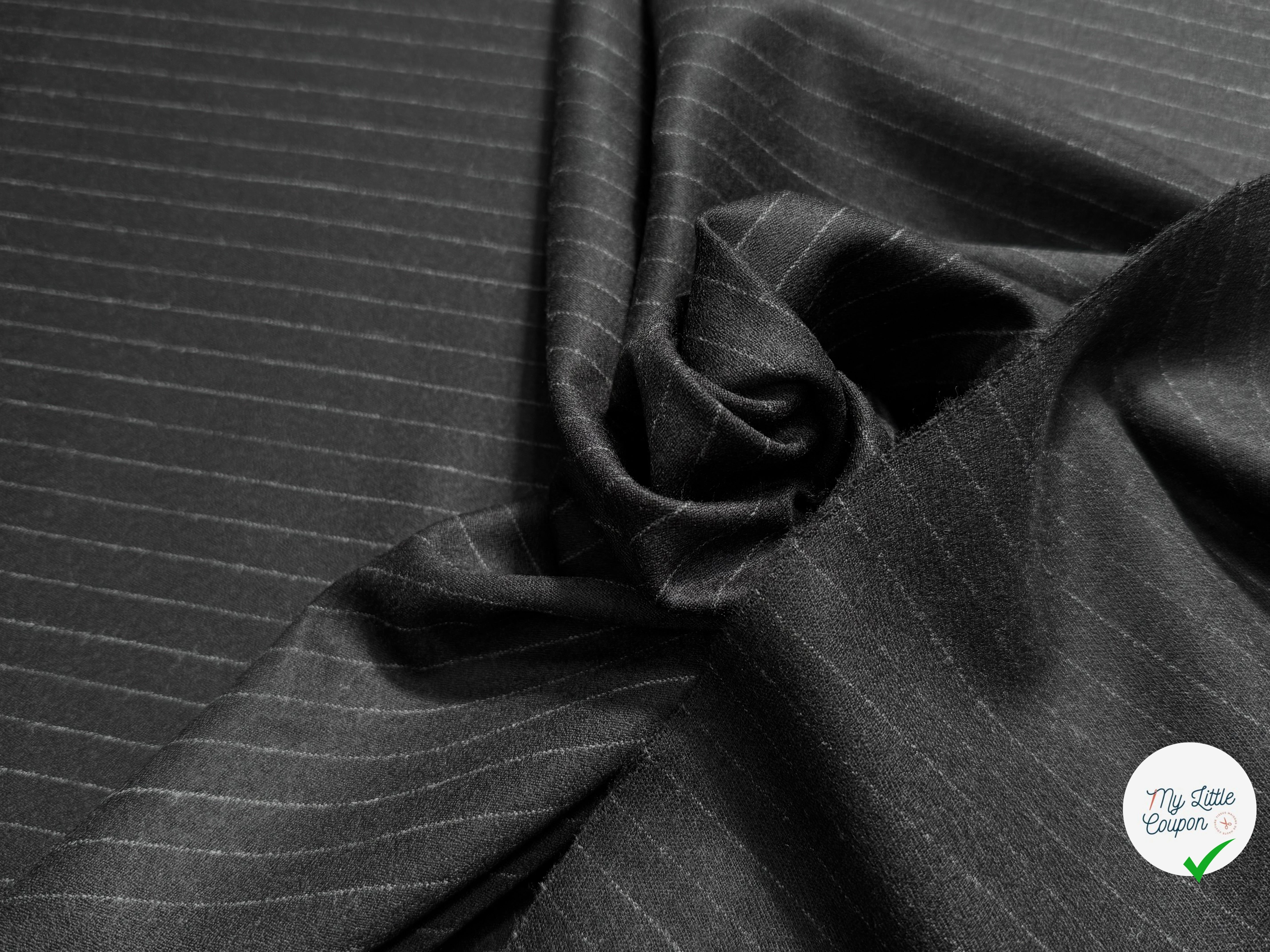 DRAPERIE DE LAINE STRETCH GRATTÉE ULTRA CHIC NOIR FINE RAYURES - My Little Coupon